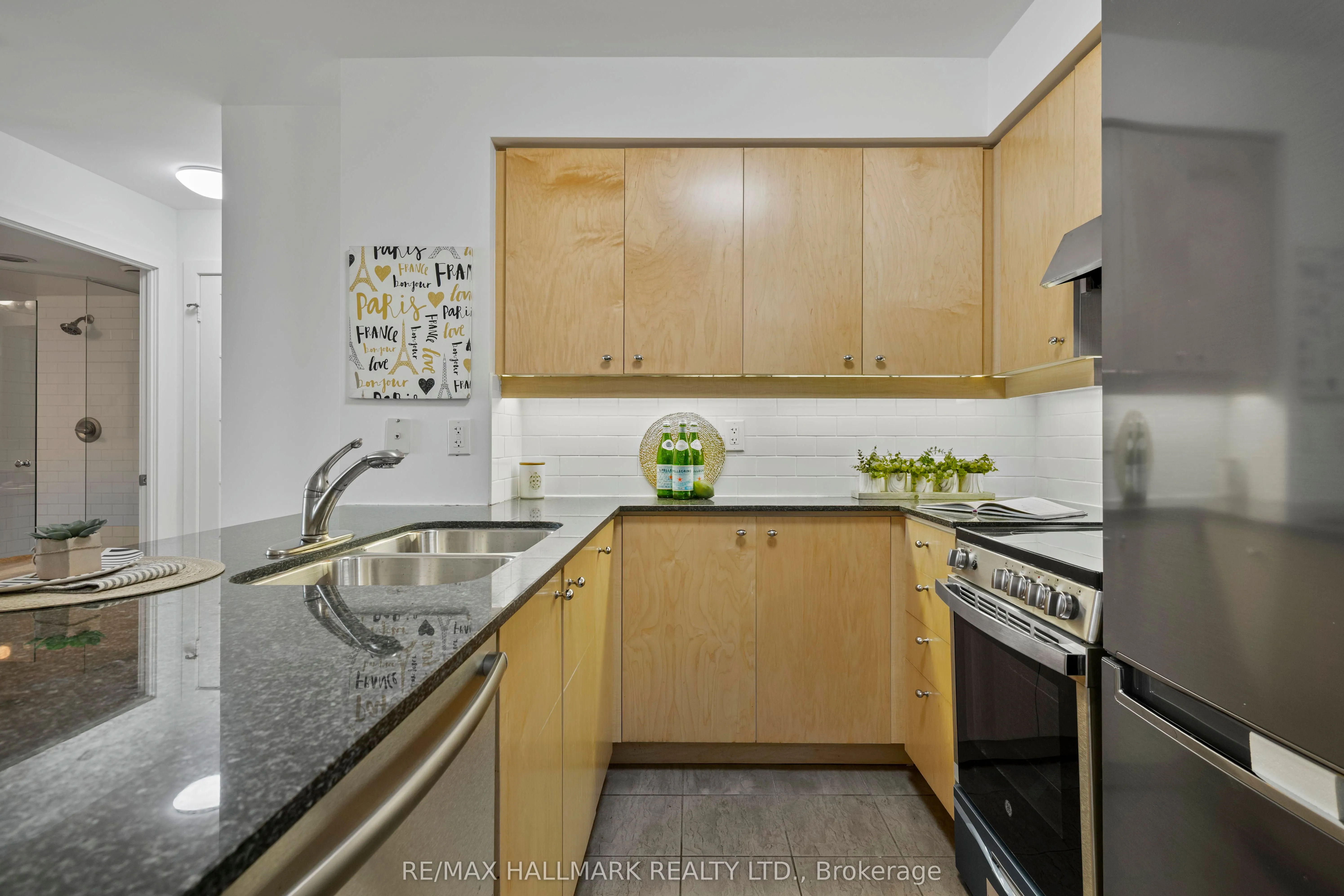 50 Lynn Williams Street, #906