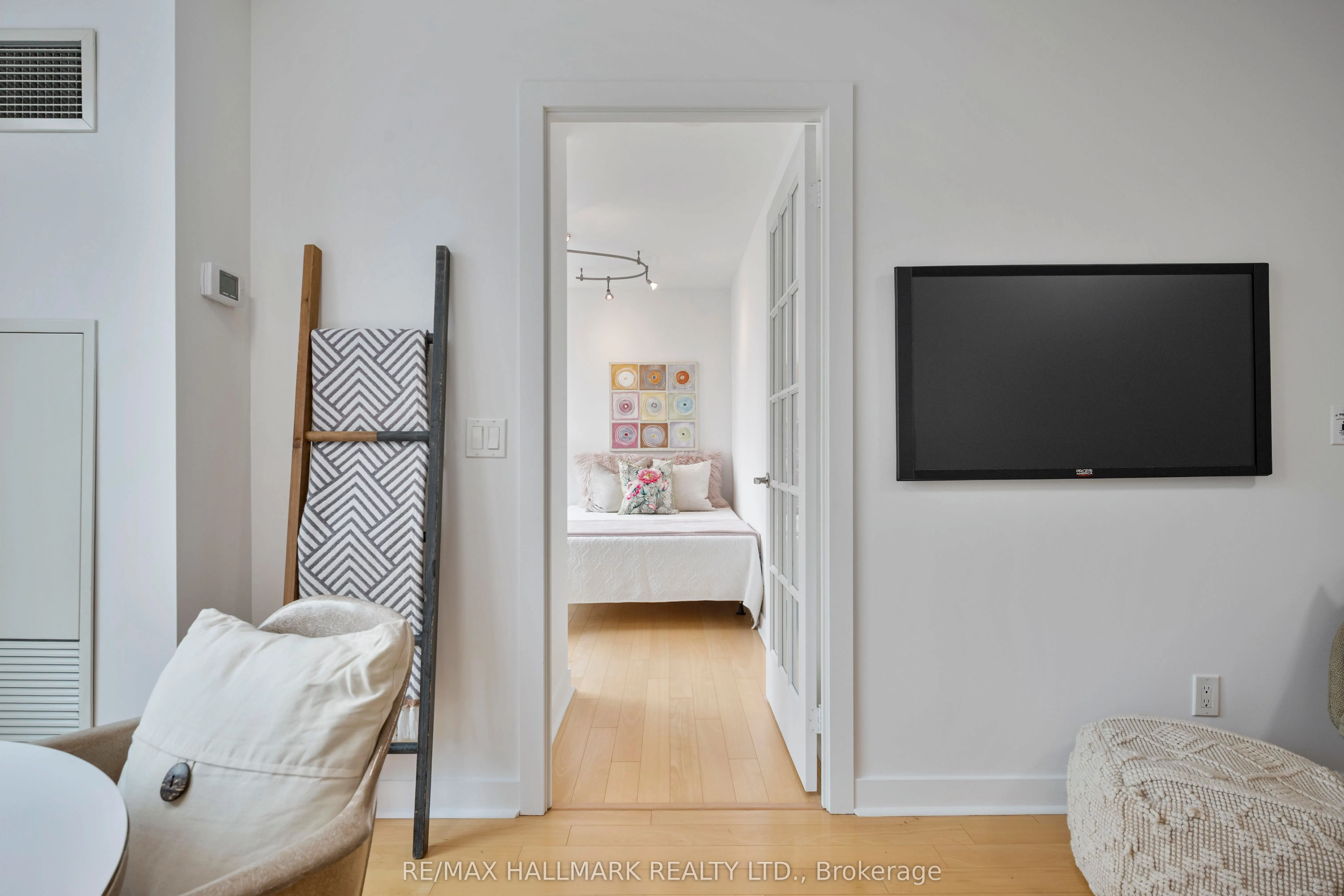 50 Lynn Williams Street, #906