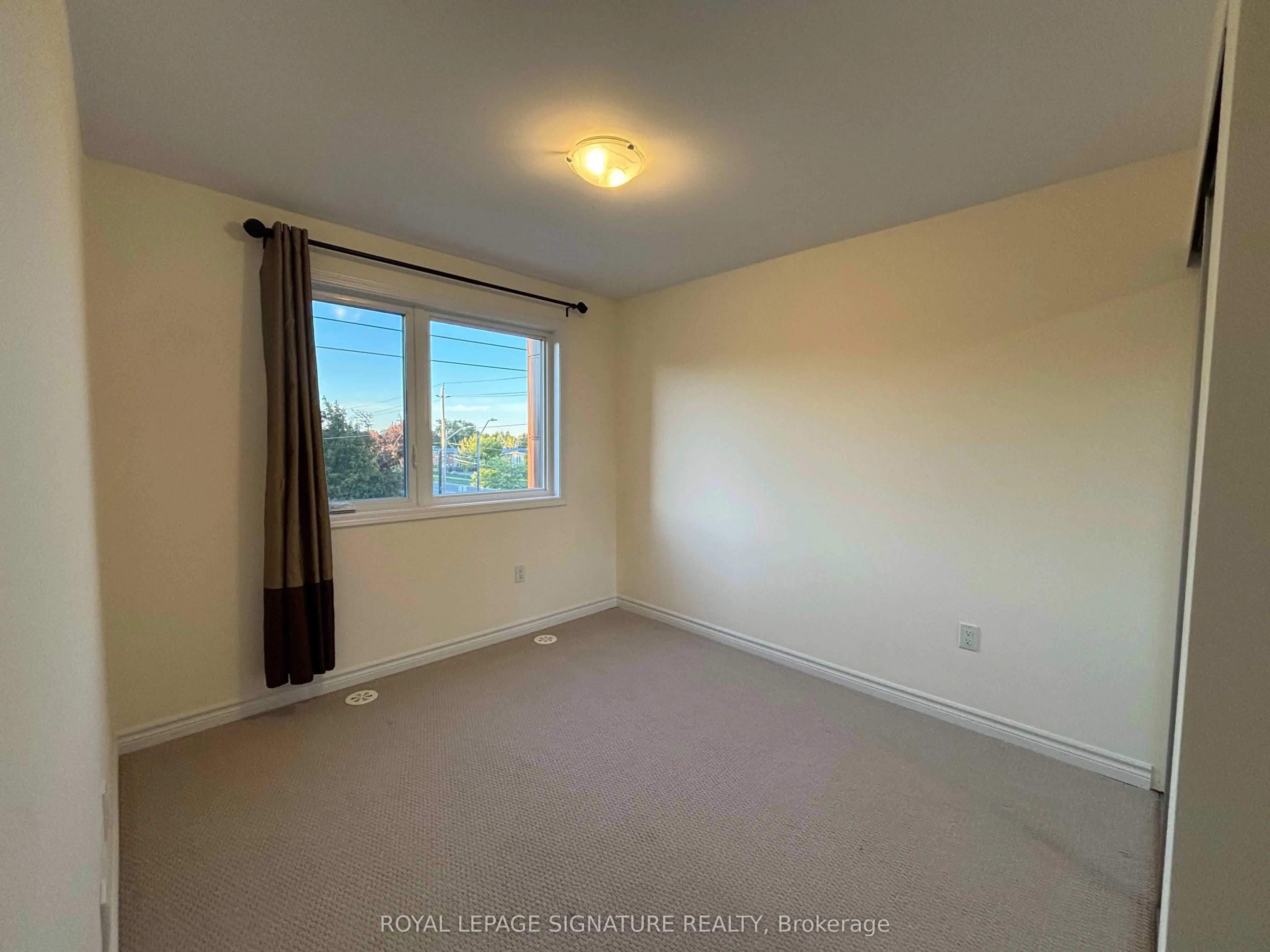 1B Clintwood Gate