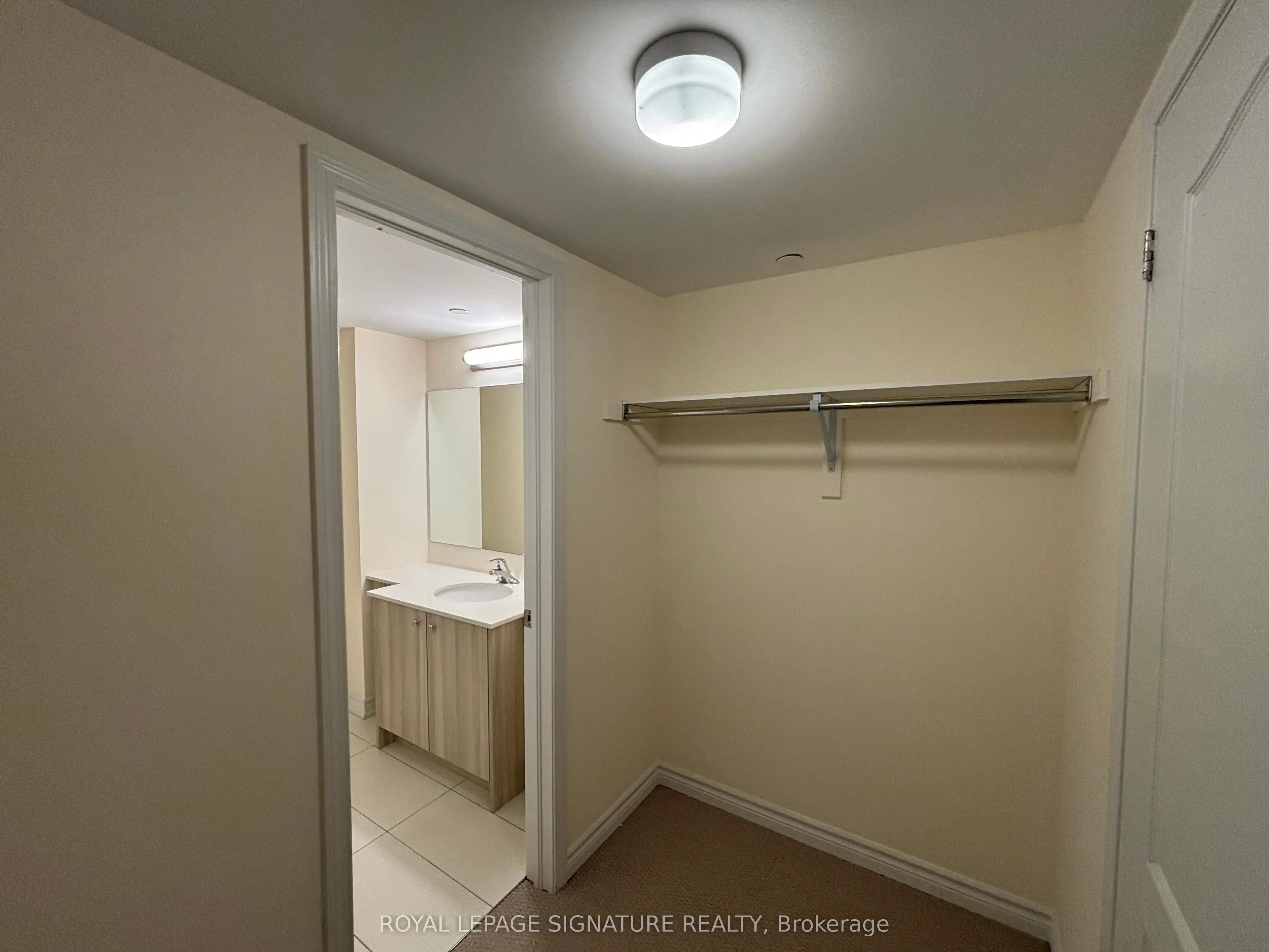 1B Clintwood Gate