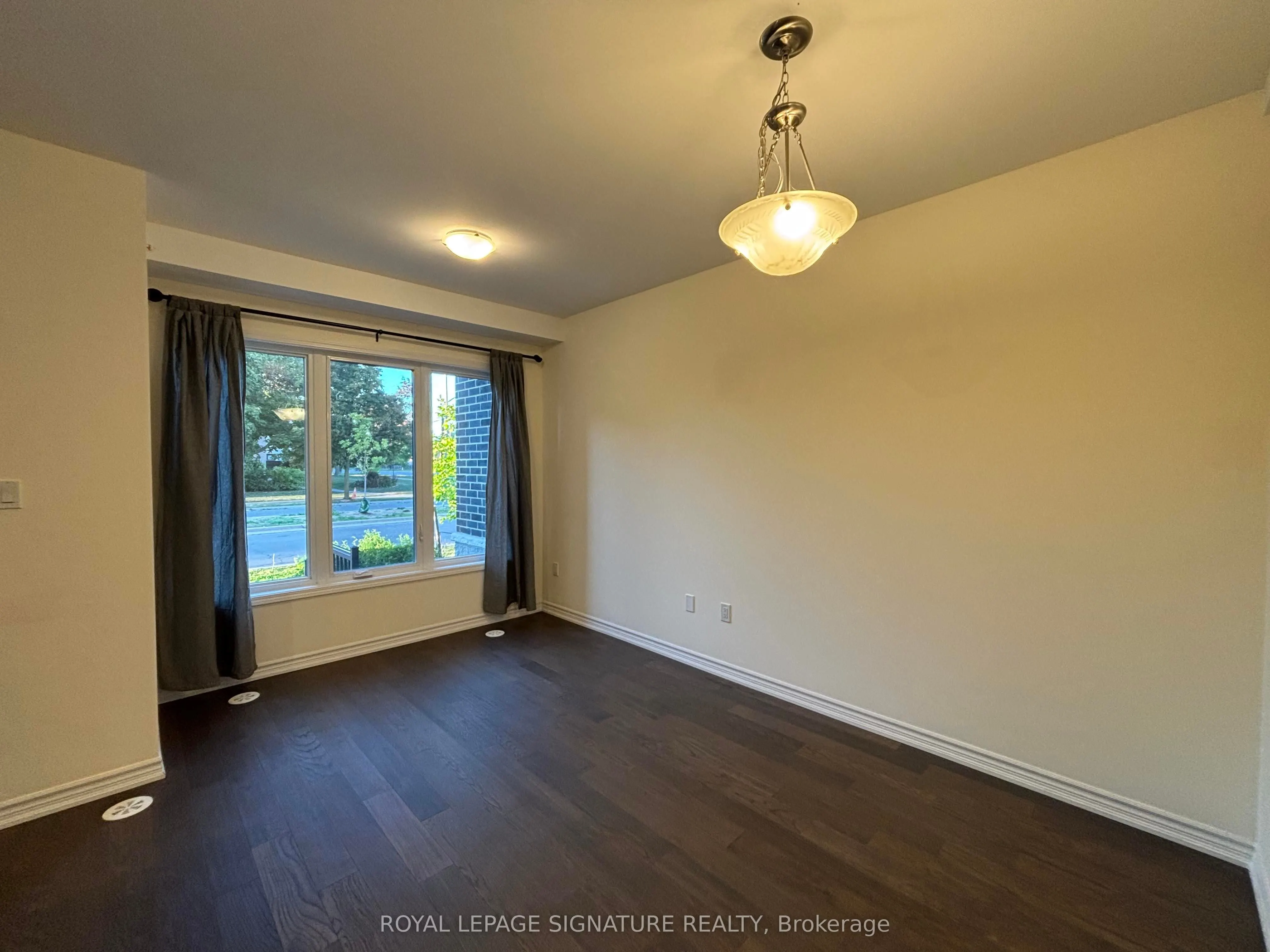 1B Clintwood Gate