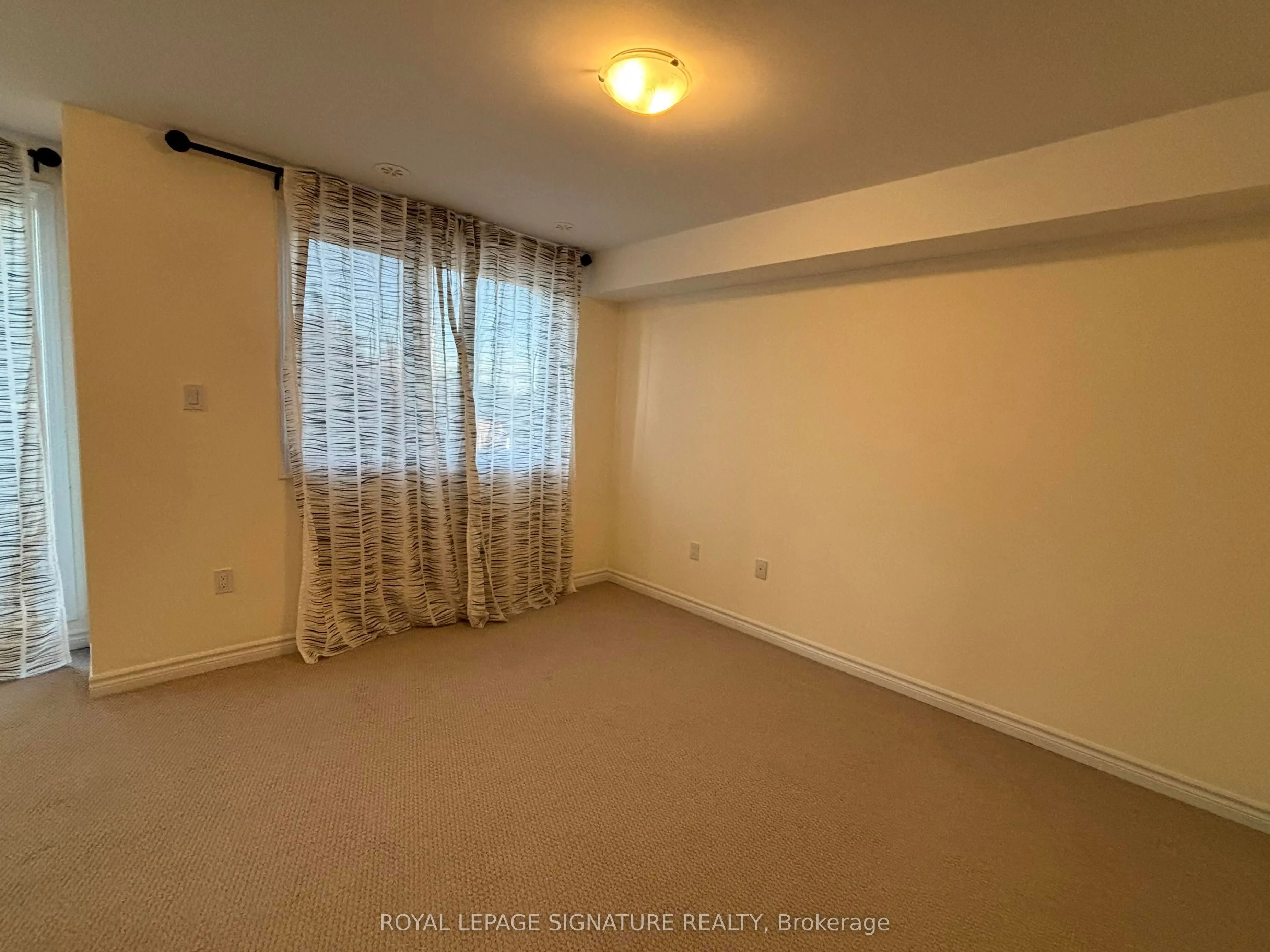 1B Clintwood Gate
