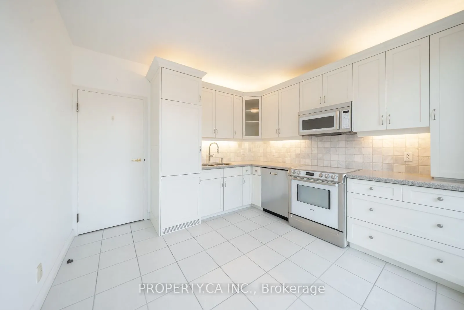 55a Avenue Road, #606