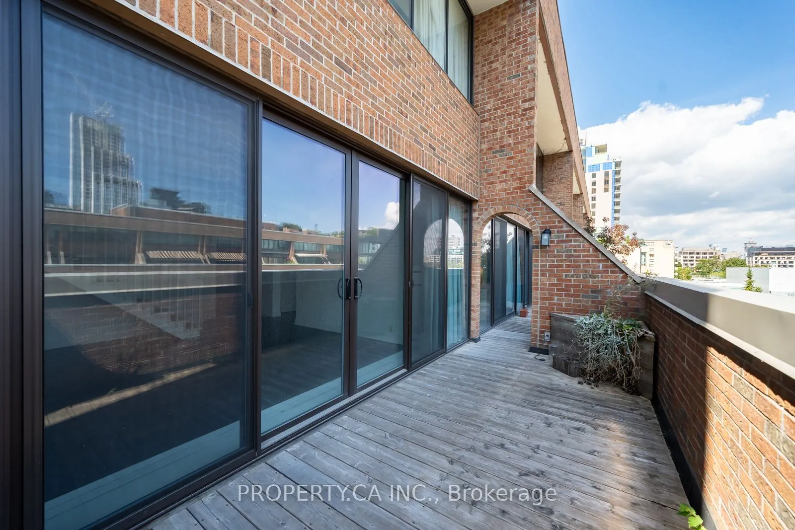 55a Avenue Road, #606