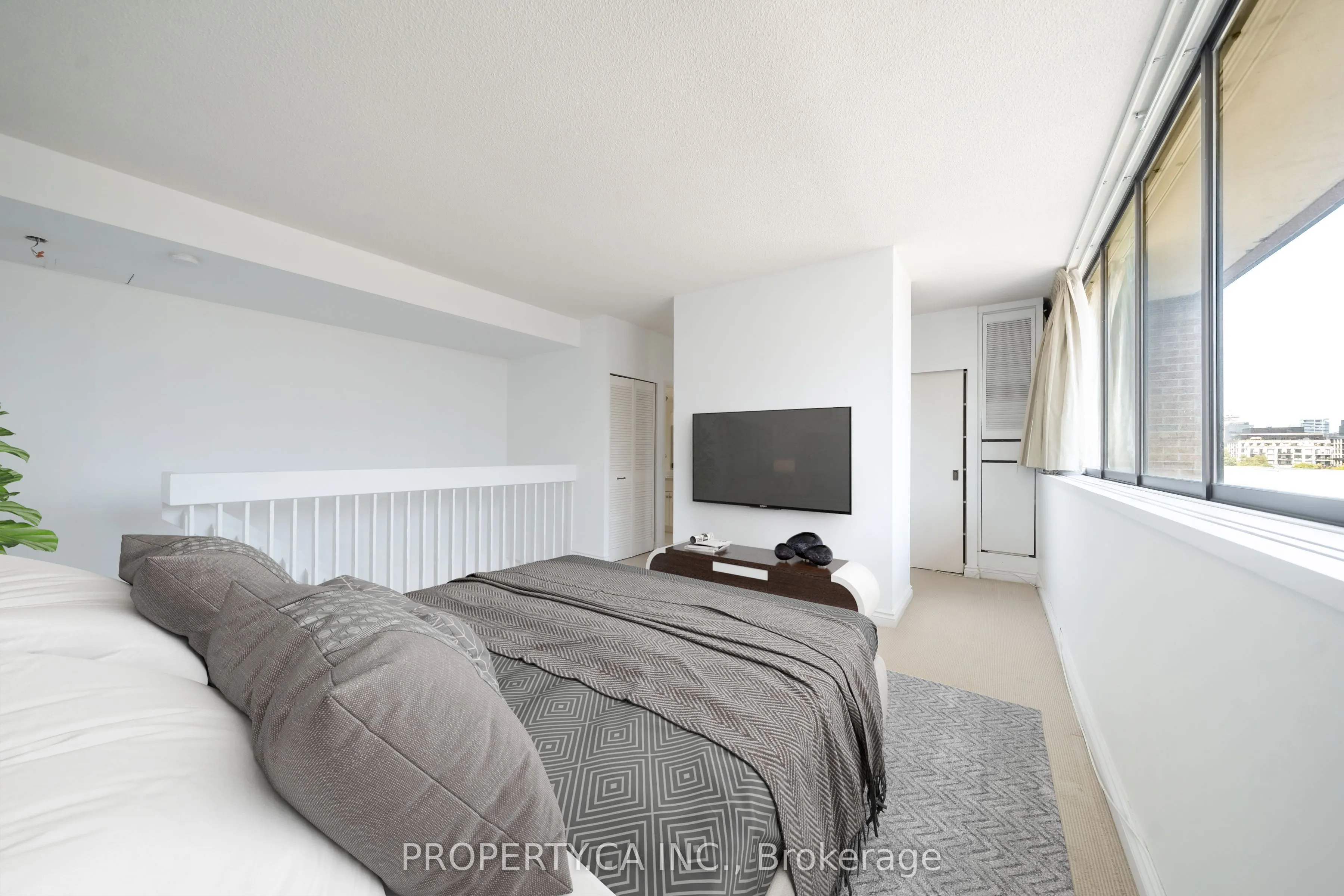 55a Avenue Road, #606