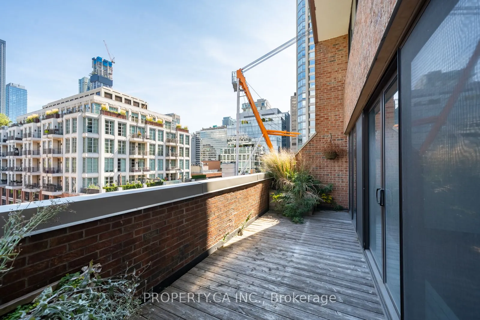 55a Avenue Road, #606