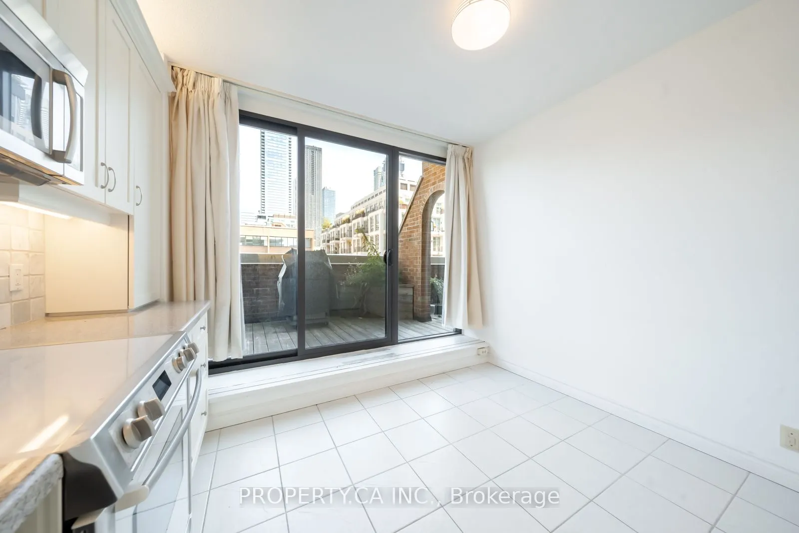55a Avenue Road, #606