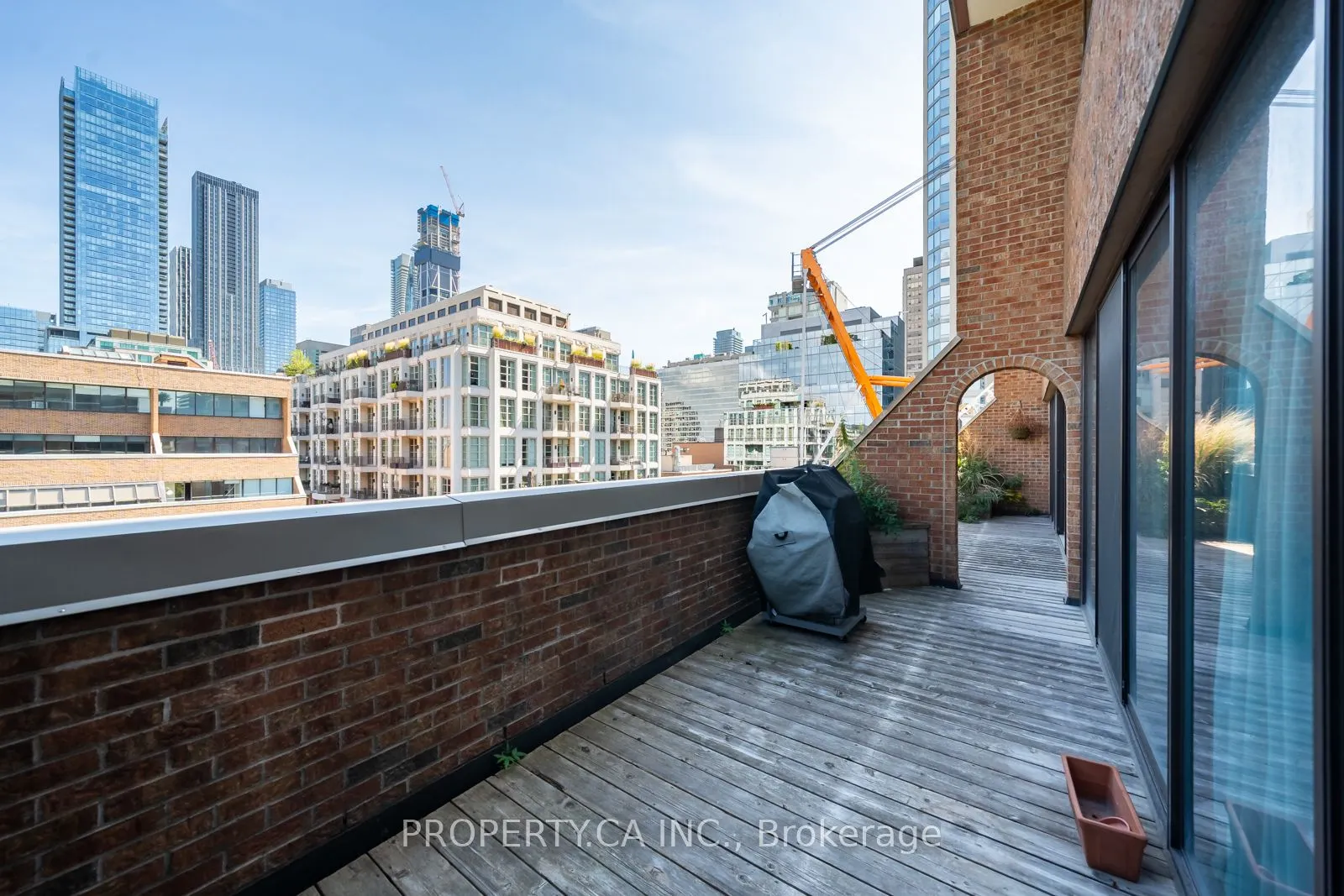 55a Avenue Road, #606