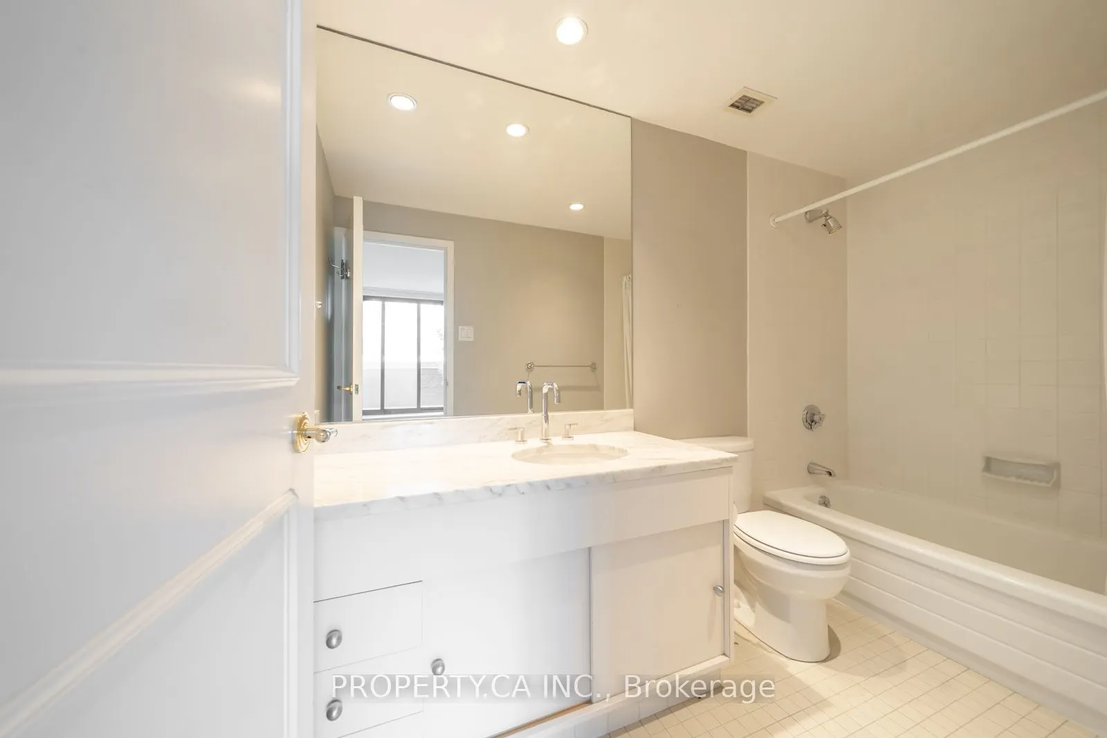 55a Avenue Road, #606