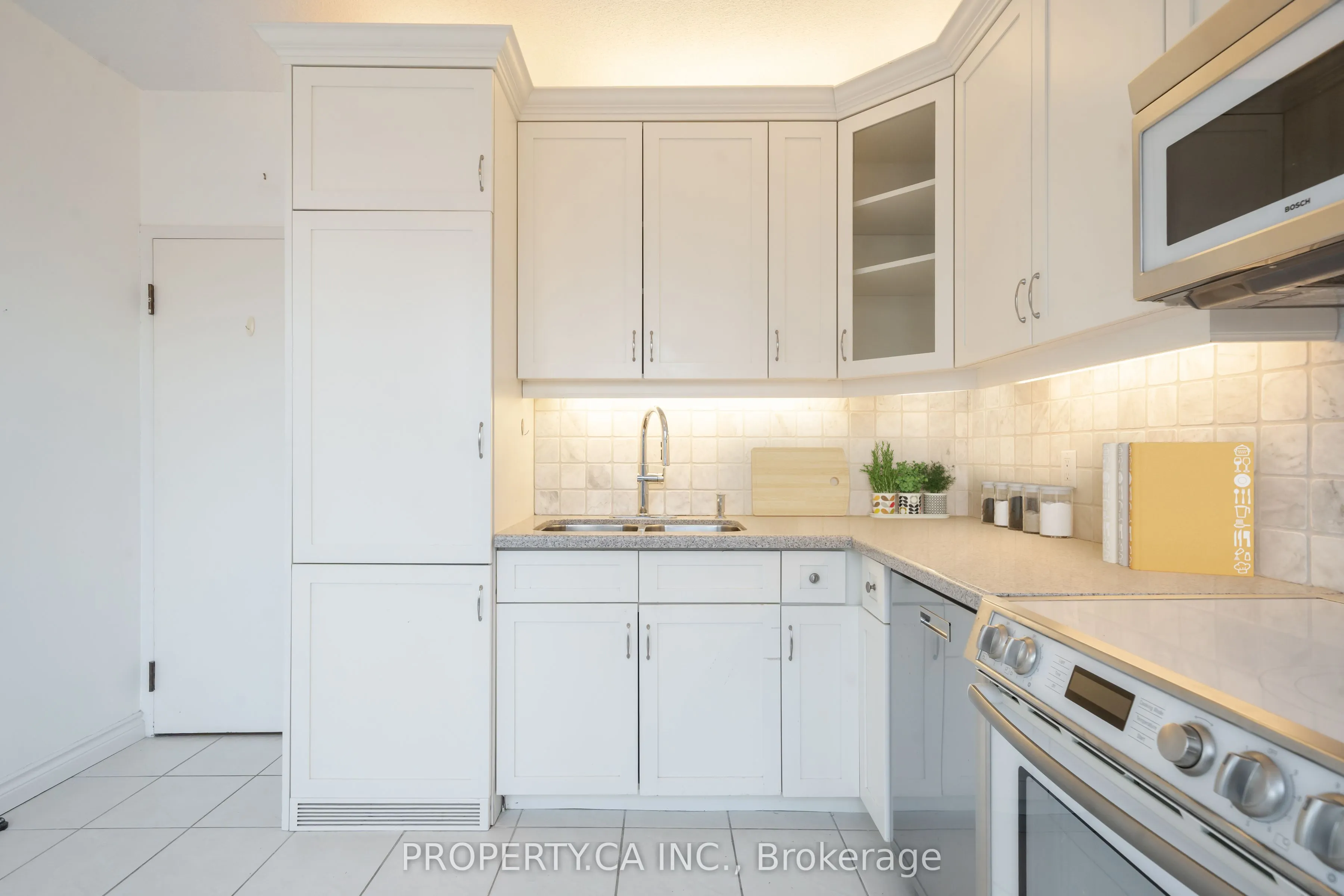 55a Avenue Road, #606