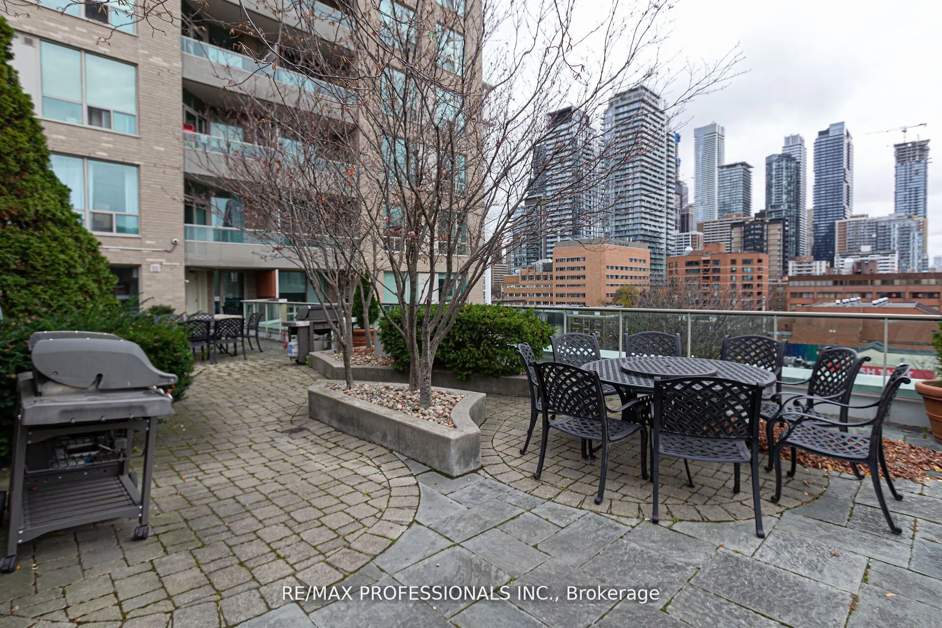 70 Alexander Street, #1007