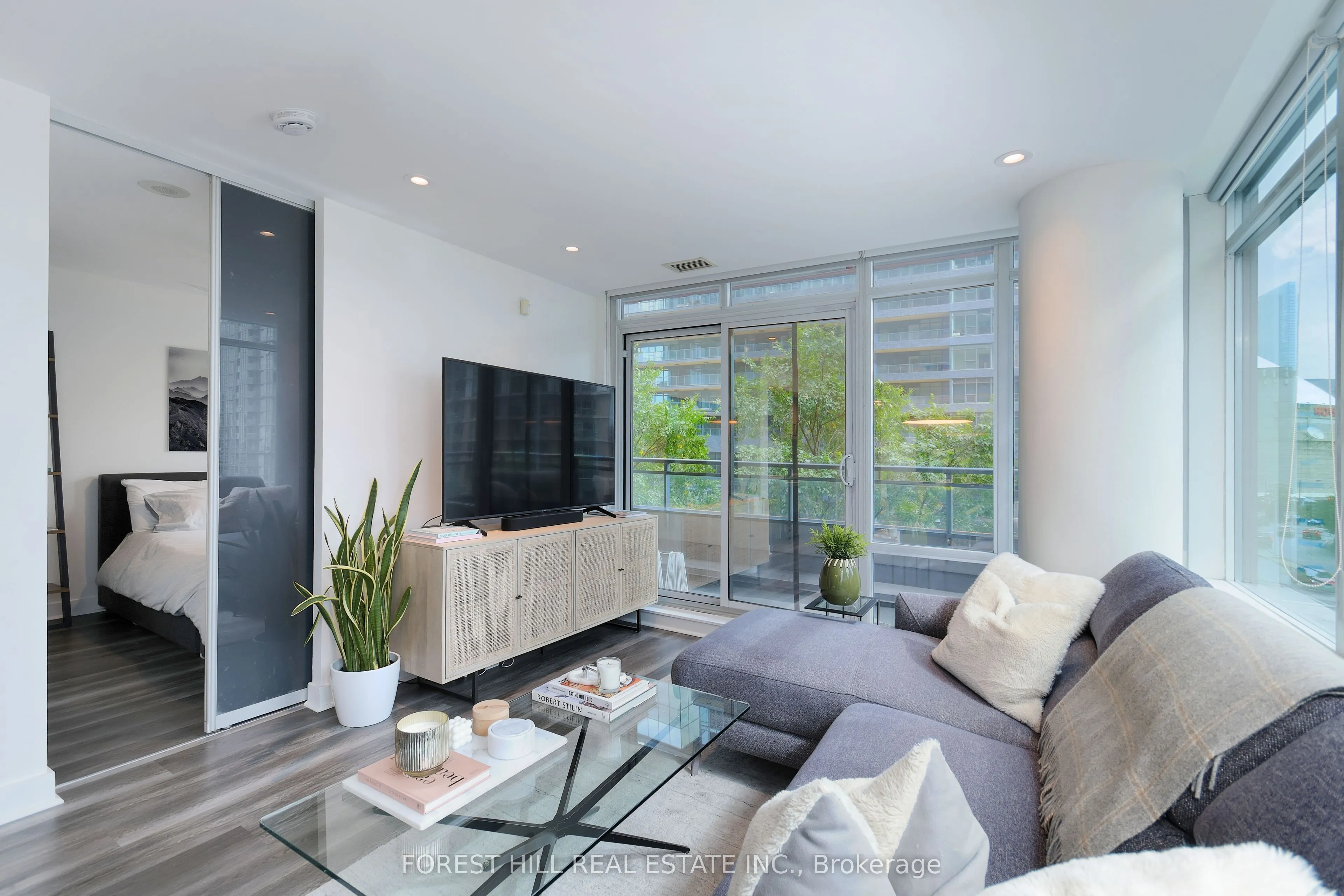 4K Spadina Avenue, #218
