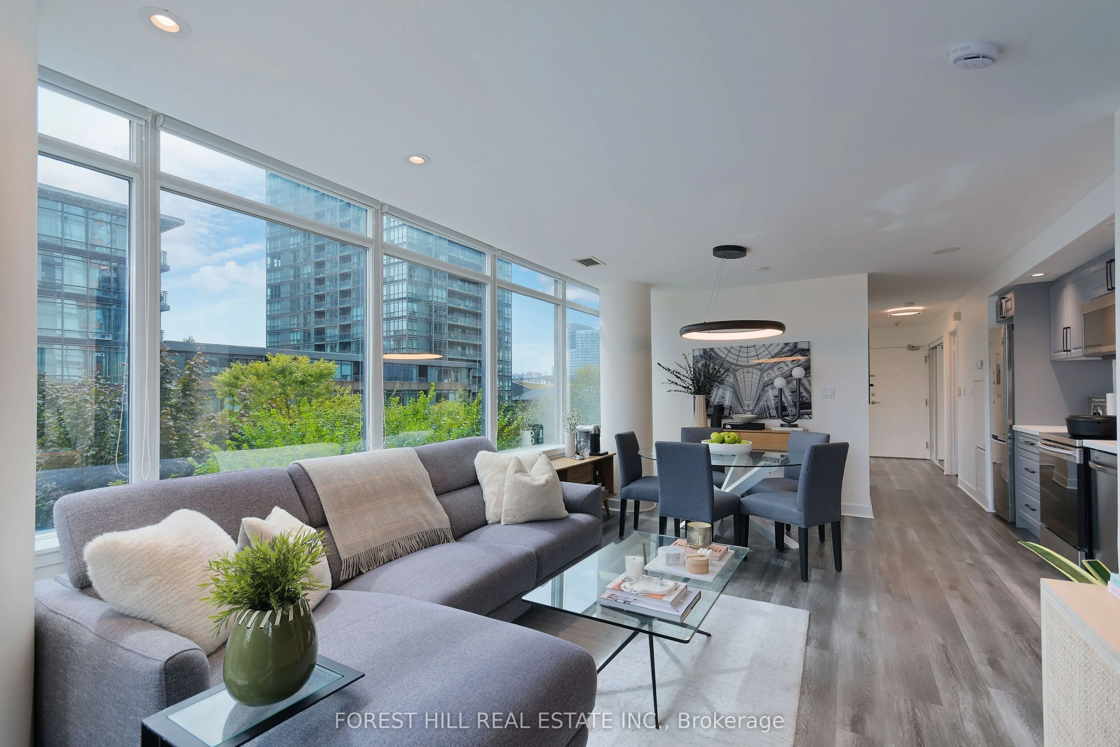 4K Spadina Avenue, #218