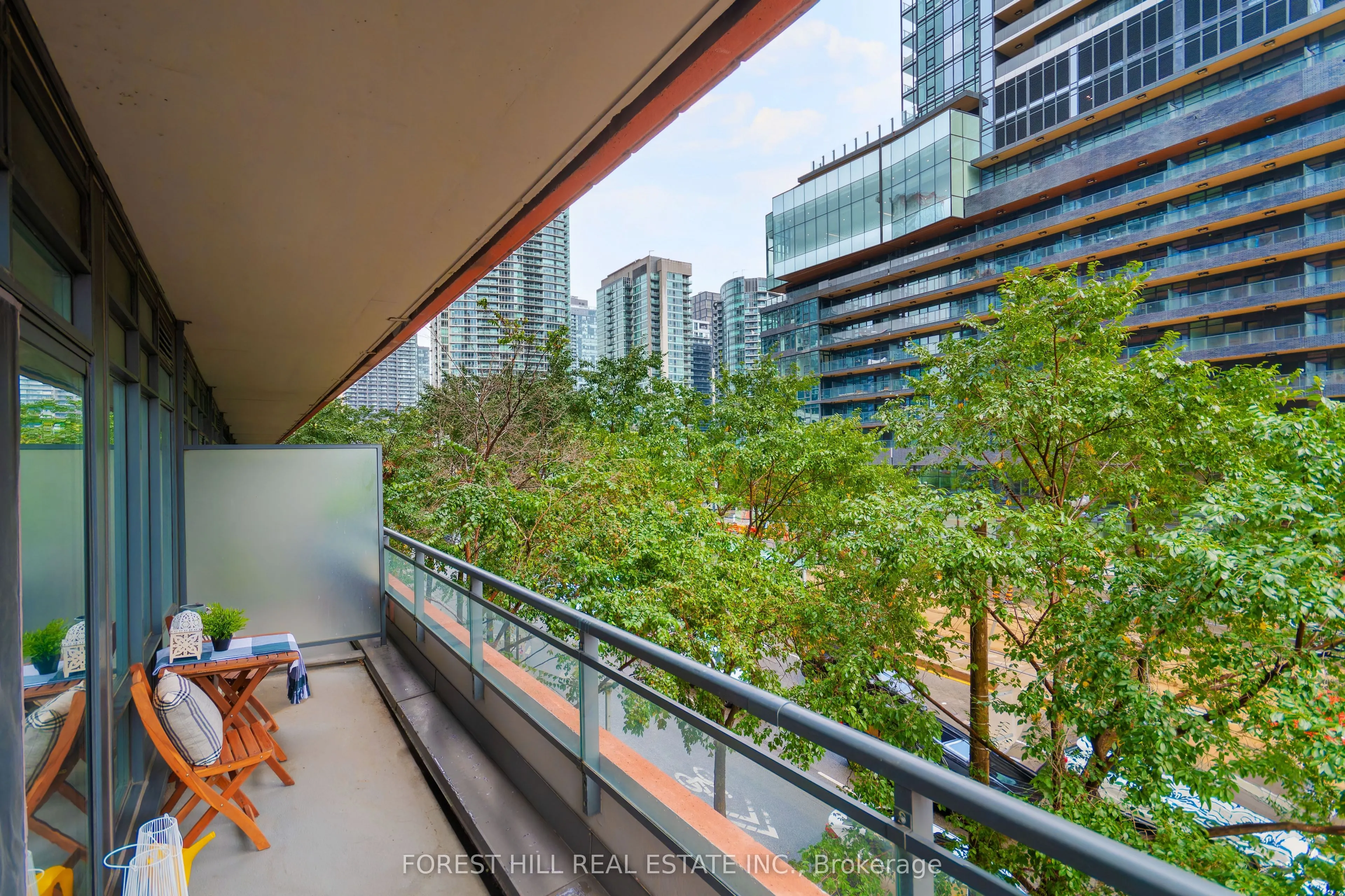 4K Spadina Avenue, #218