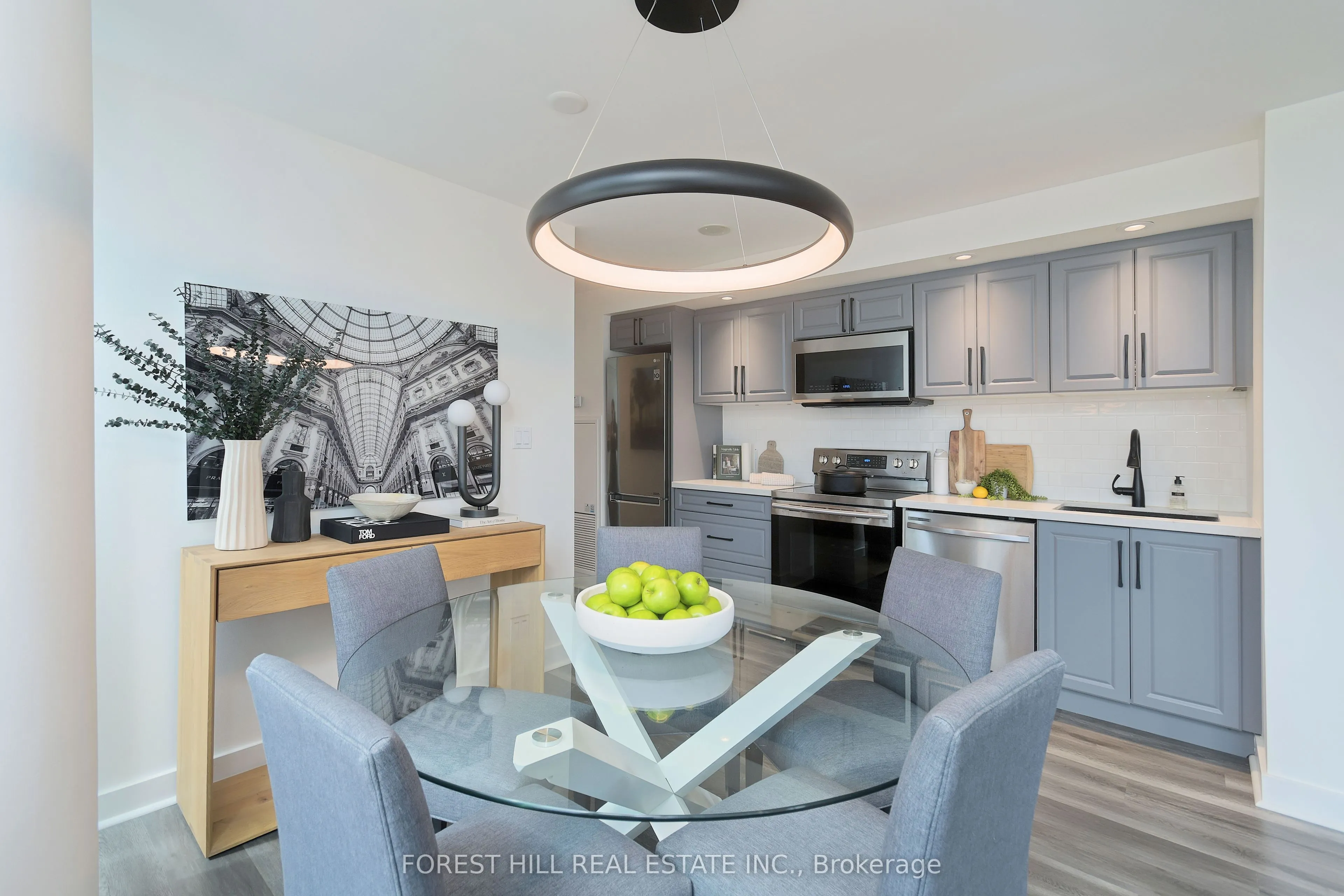 4K Spadina Avenue, #218