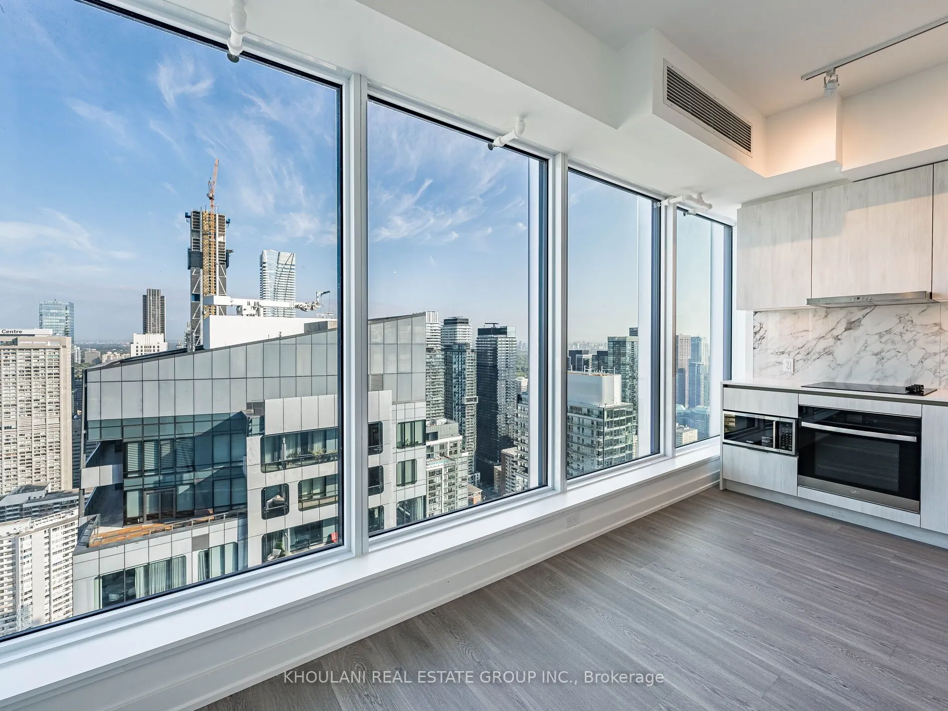 8 Wellesley Street W, #LPH03