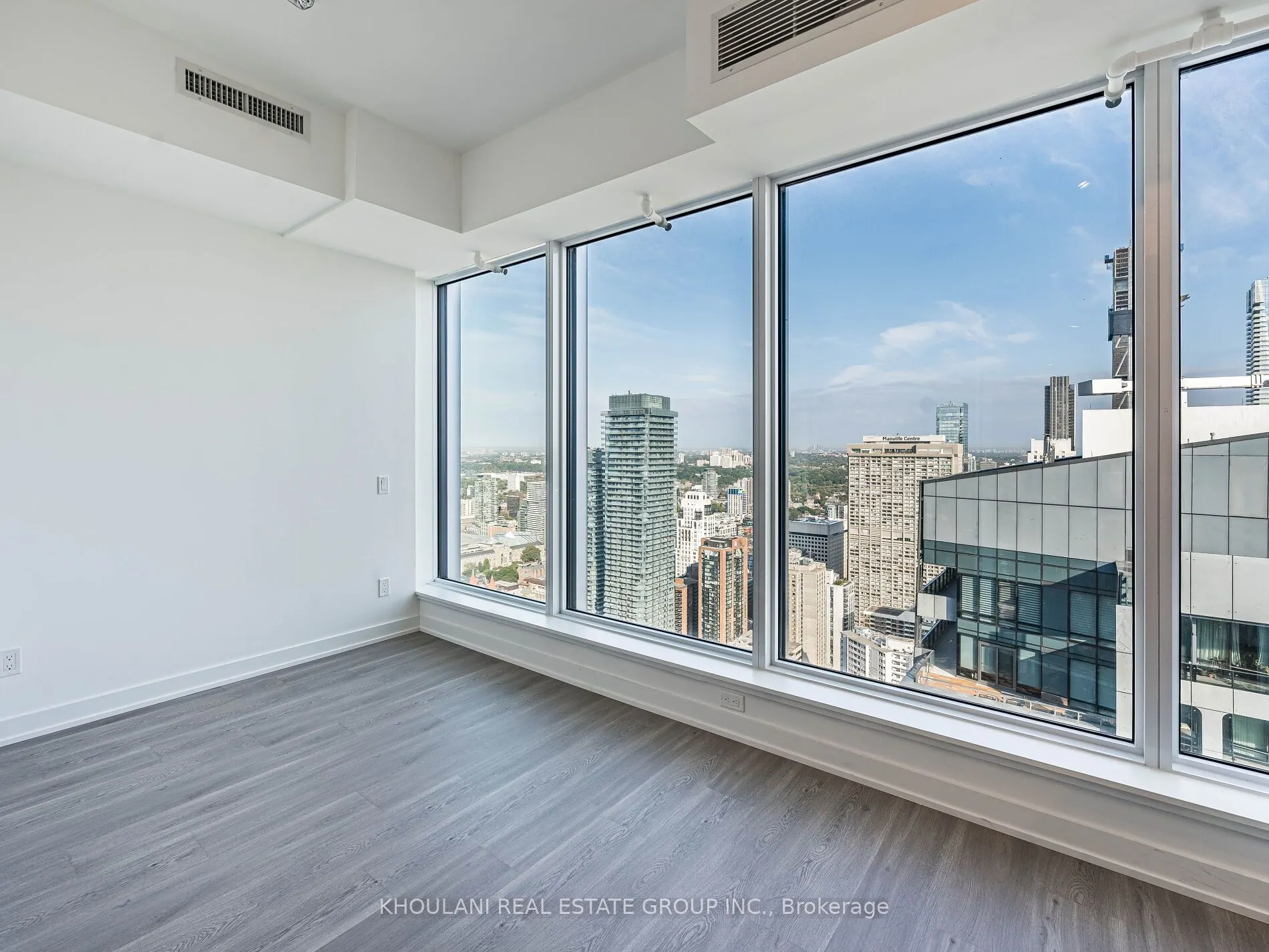 8 Wellesley Street W, #LPH03