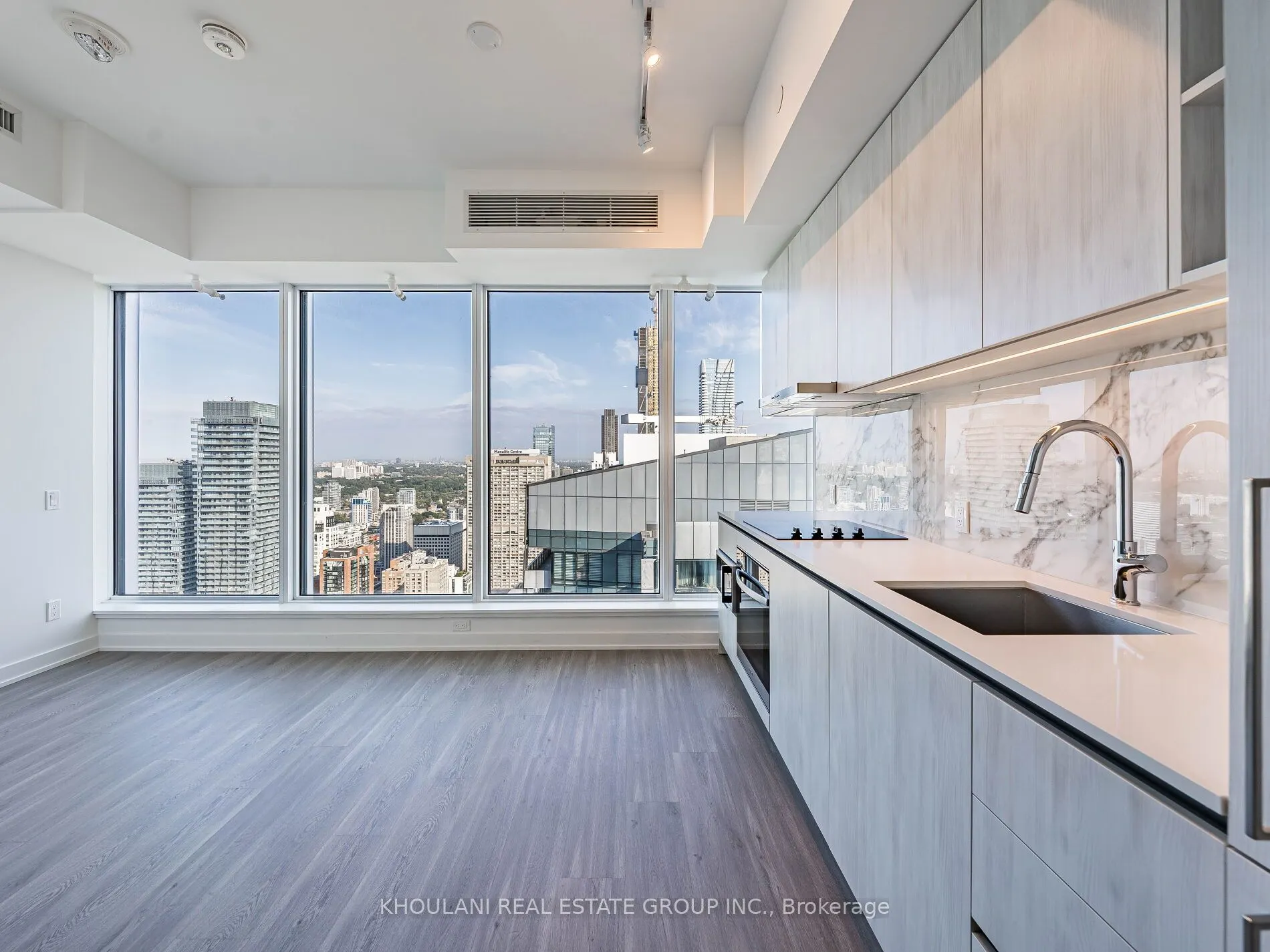 8 Wellesley Street W, #LPH03