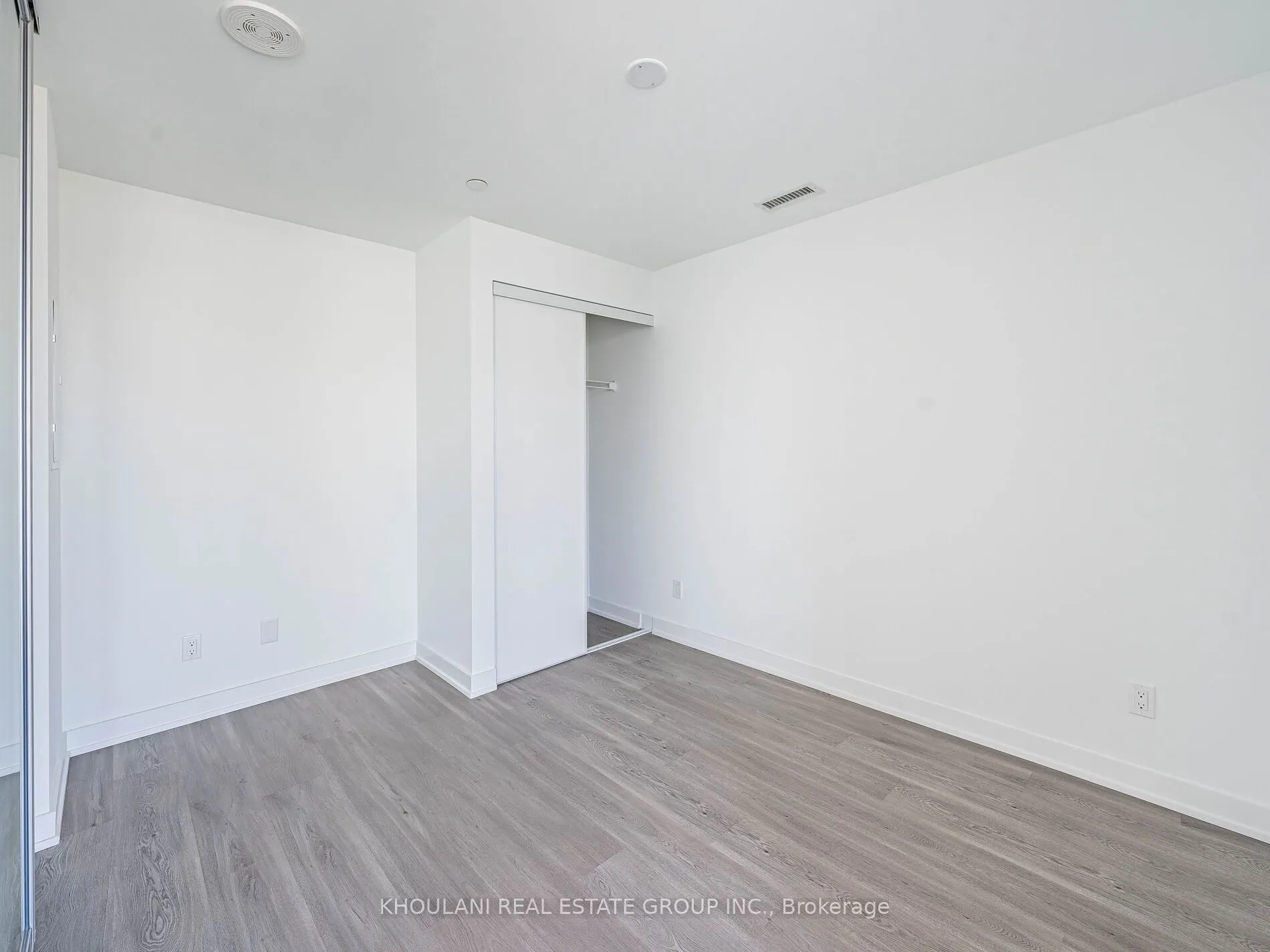 8 Wellesley Street W, #LPH03
