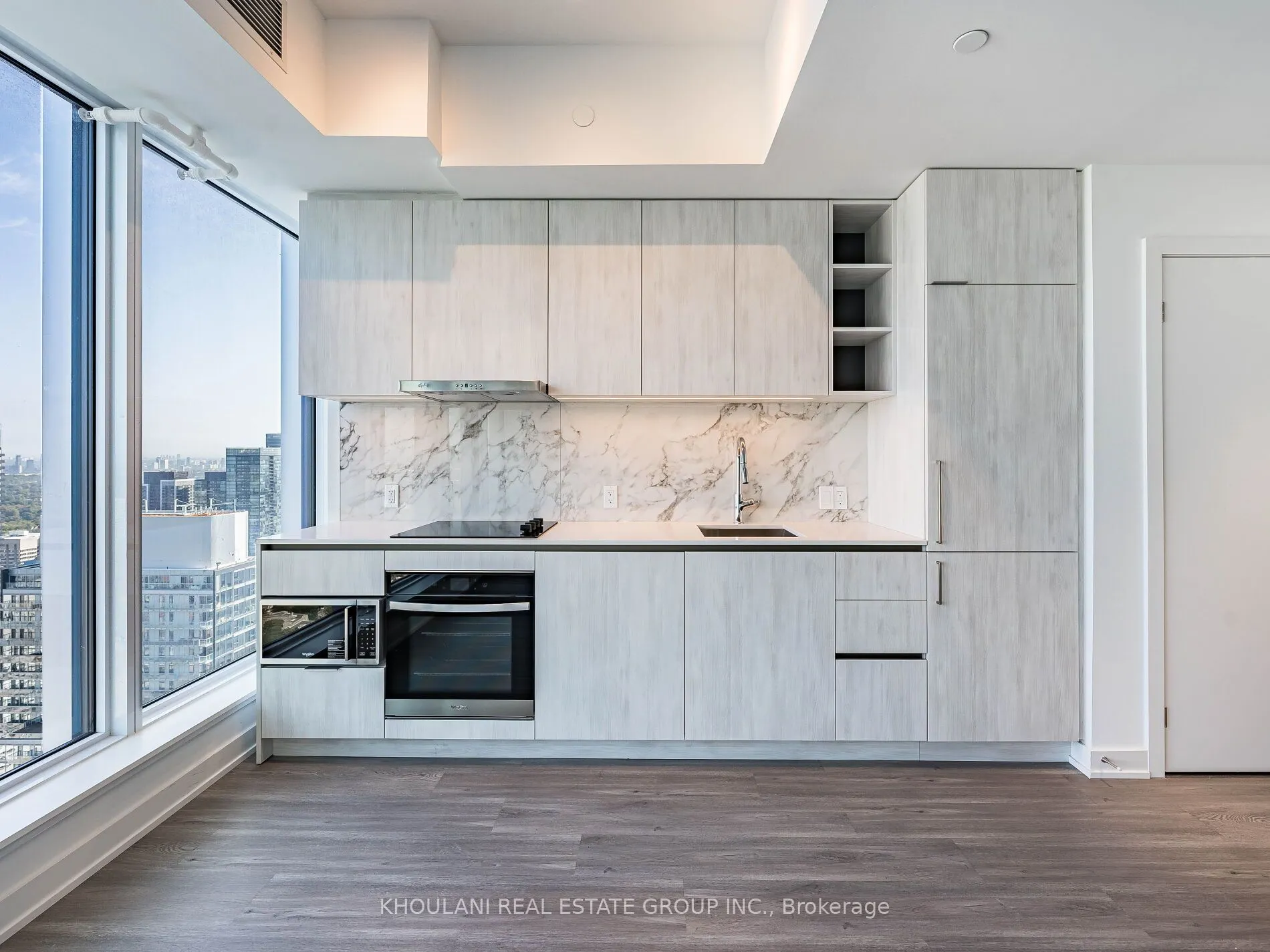 8 Wellesley Street W, #LPH03