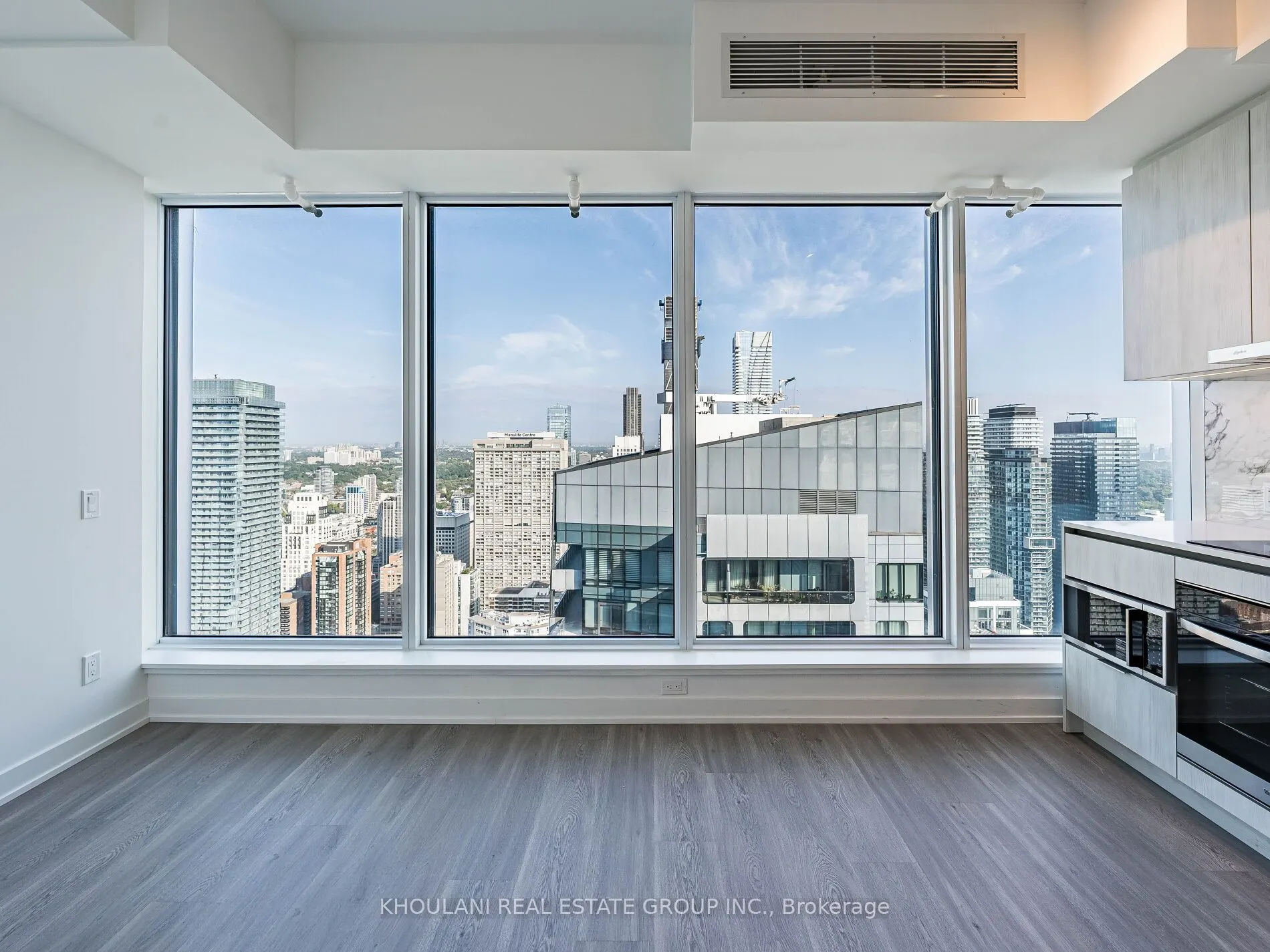 8 Wellesley Street W, #LPH03