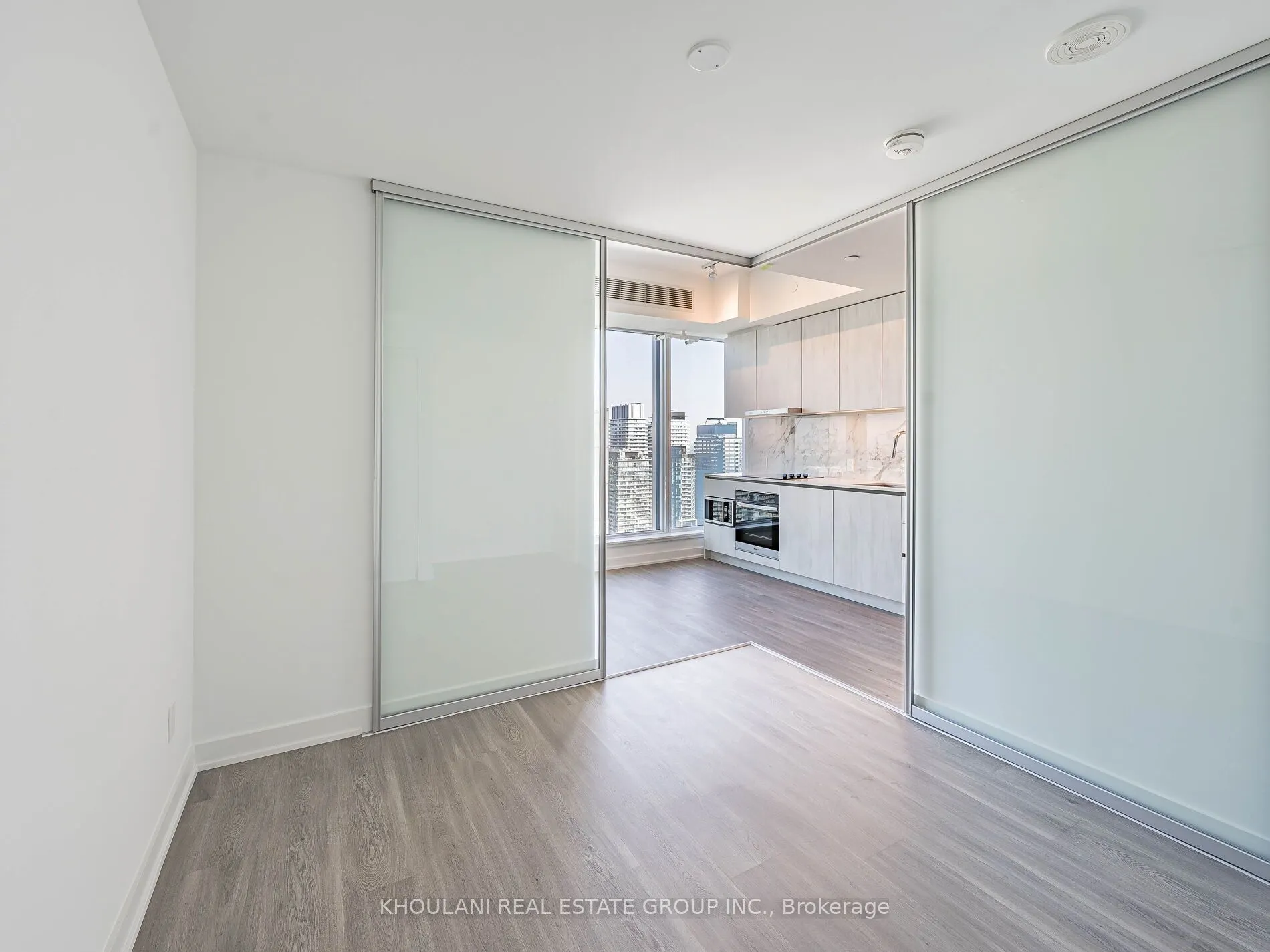 8 Wellesley Street W, #LPH03