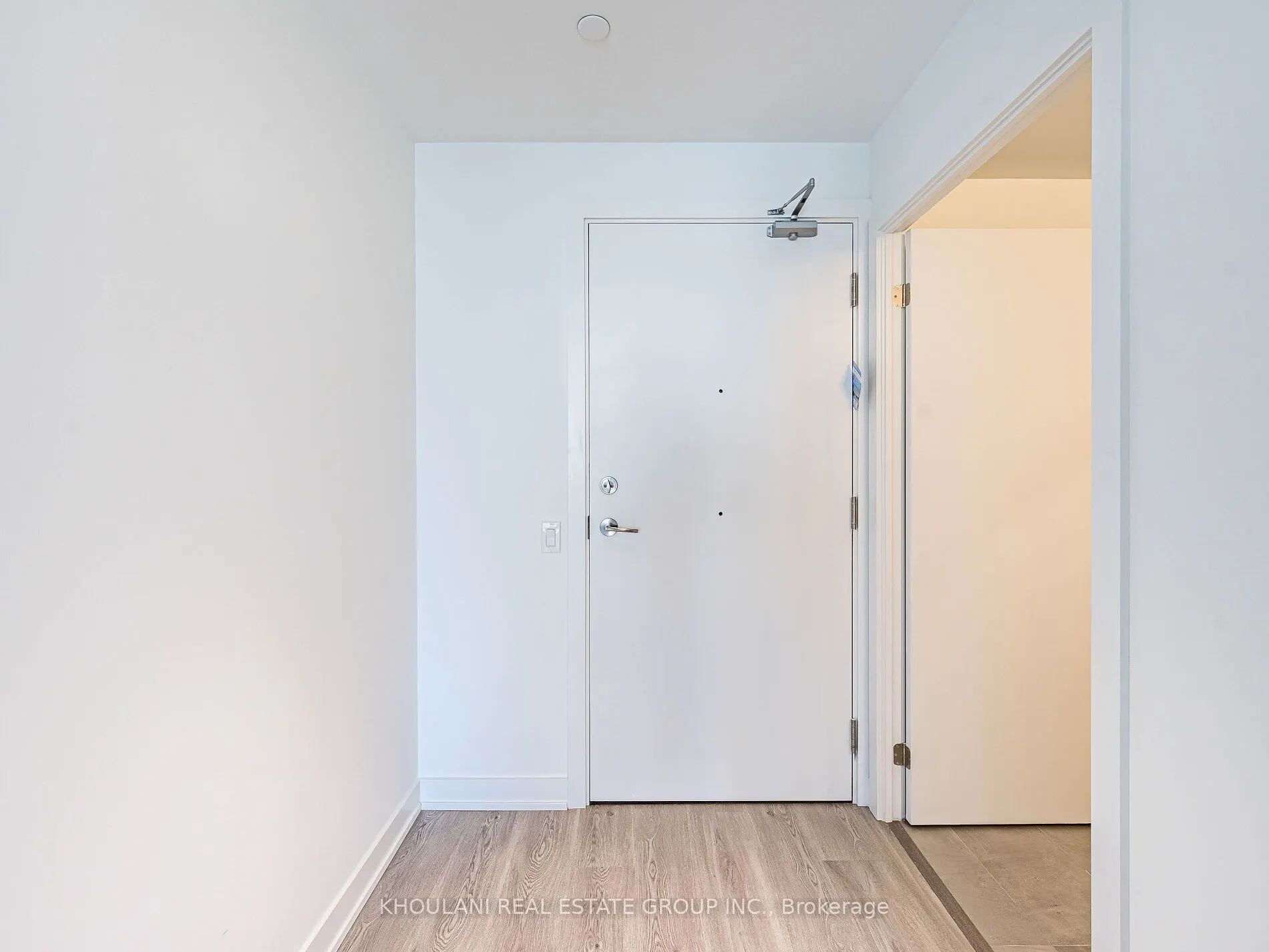 8 Wellesley Street W, #LPH03