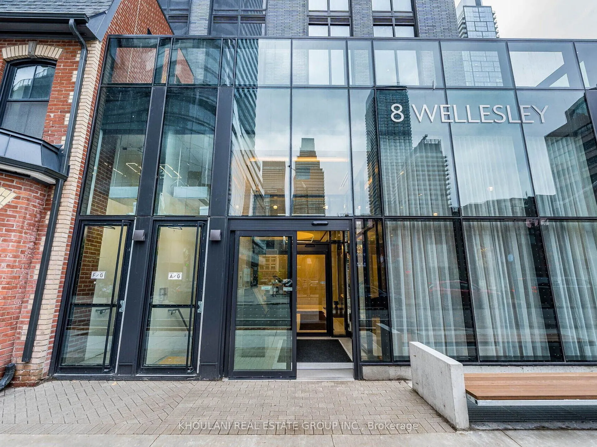 8 Wellesley Street W, #LPH03