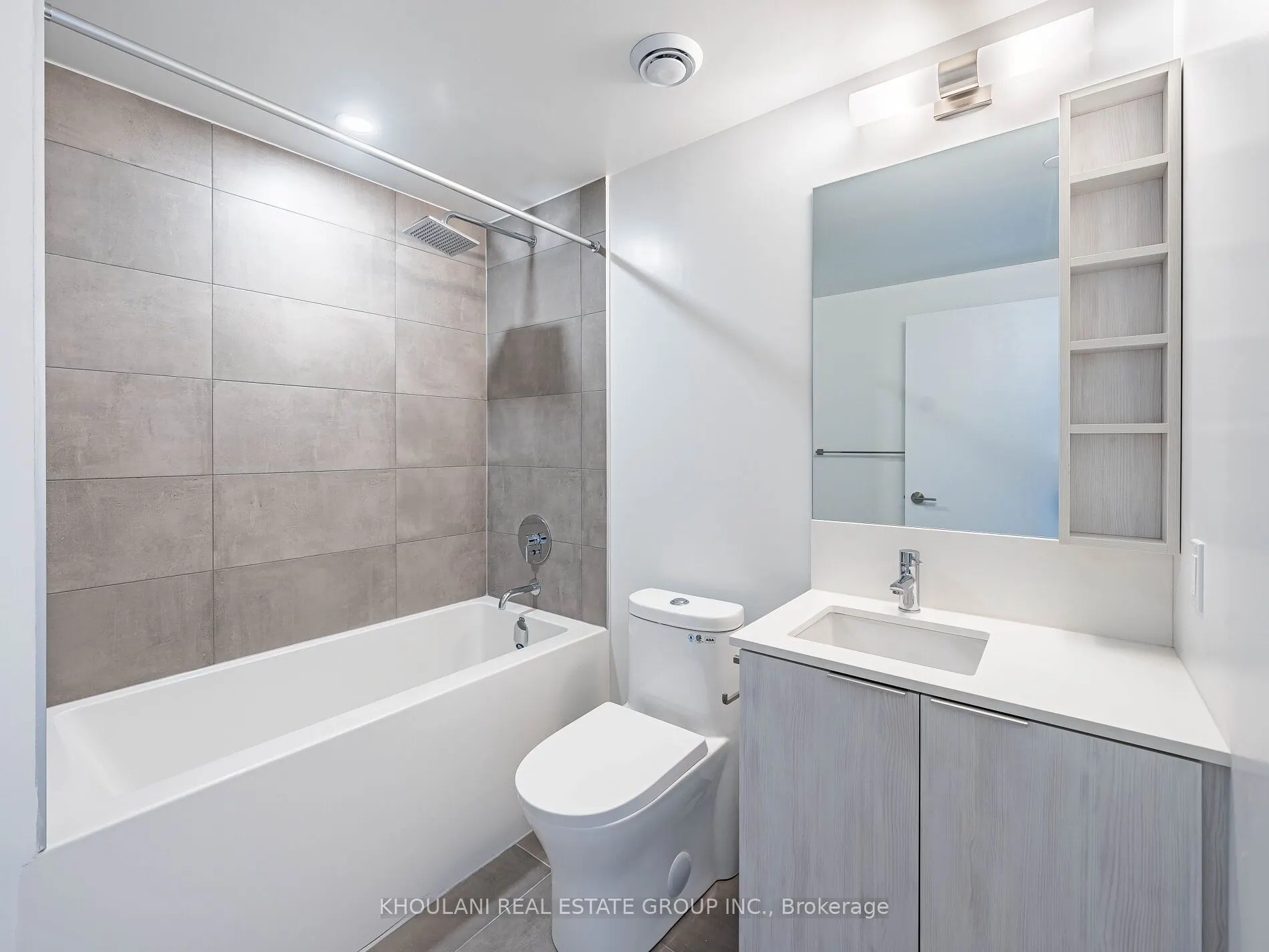 8 Wellesley Street W, #LPH03