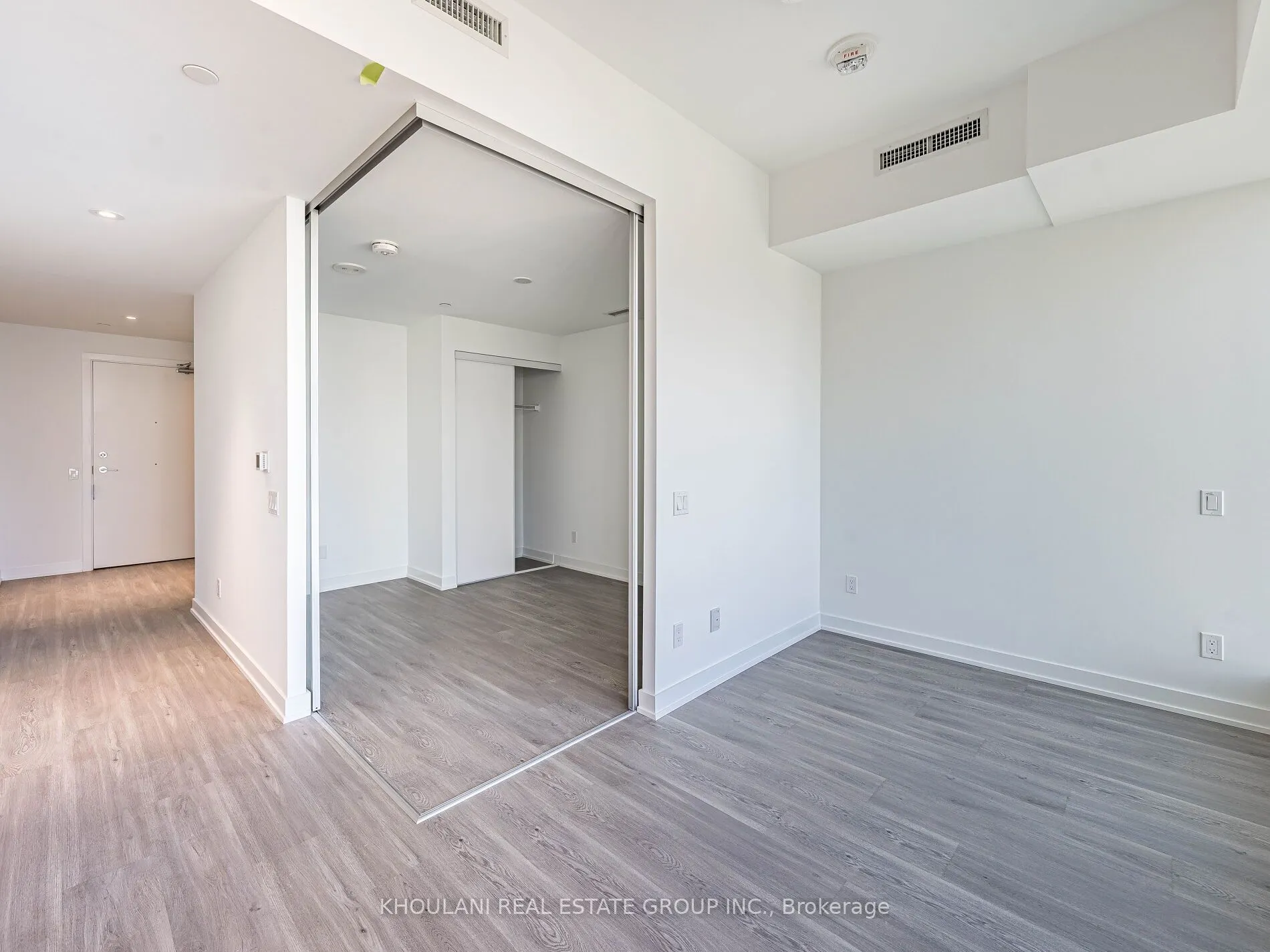 8 Wellesley Street W, #LPH03