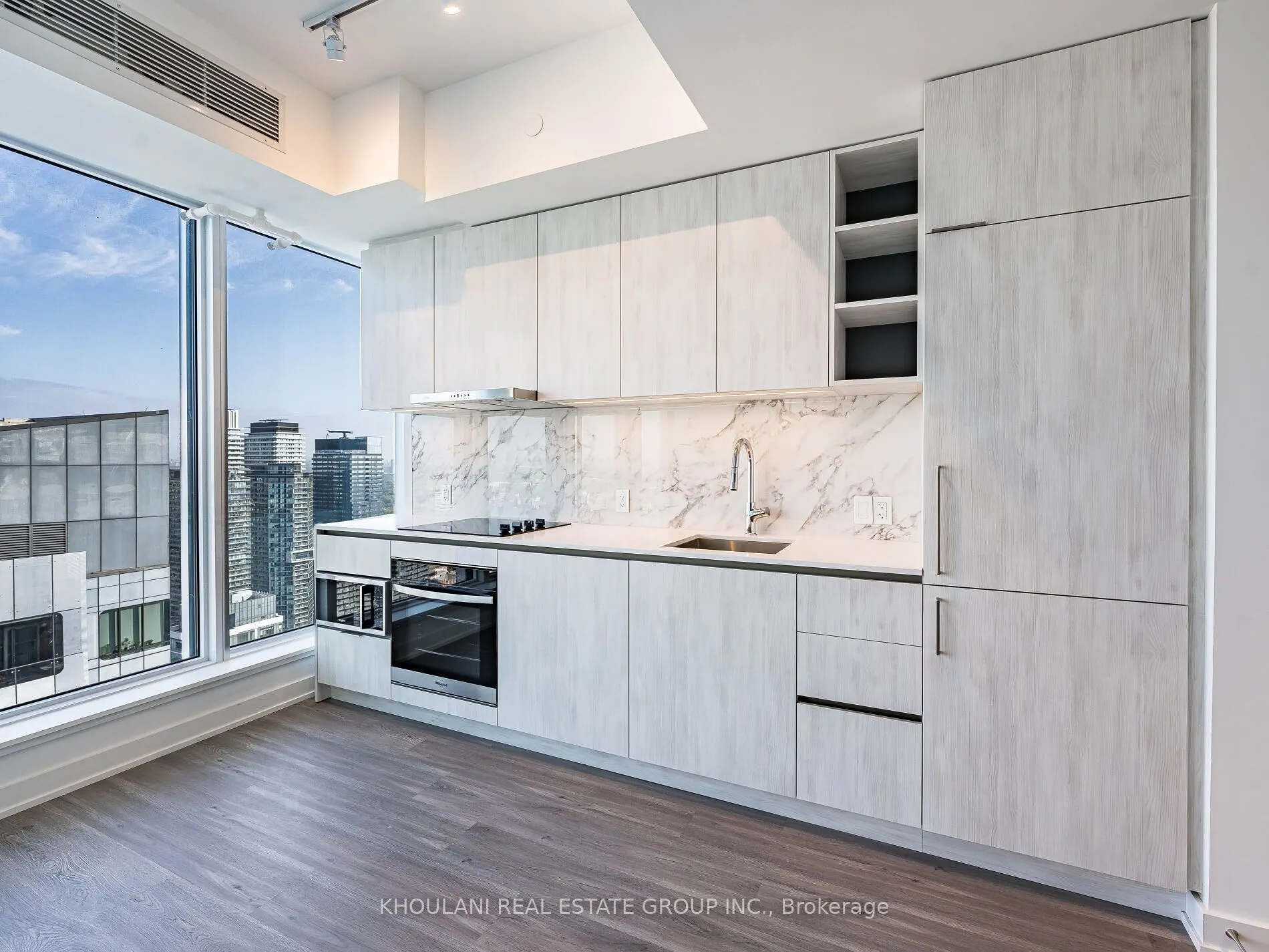 8 Wellesley Street W, #LPH03