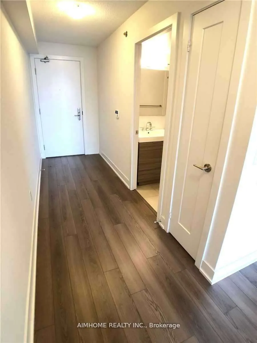 318 Richmond Street W, #503