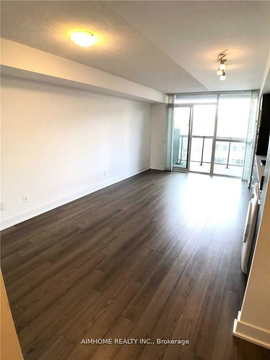 318 Richmond Street W, #503