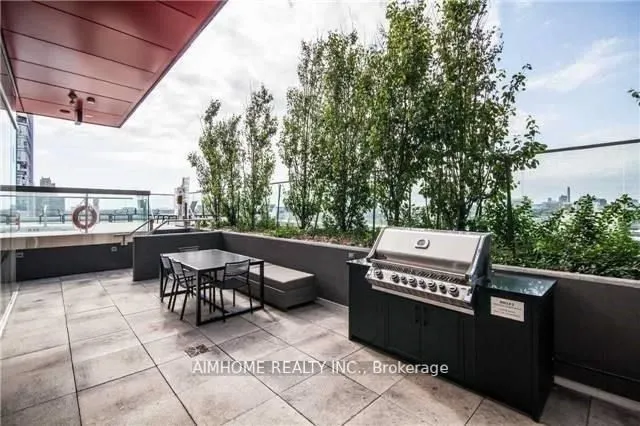 318 Richmond Street W, #503
