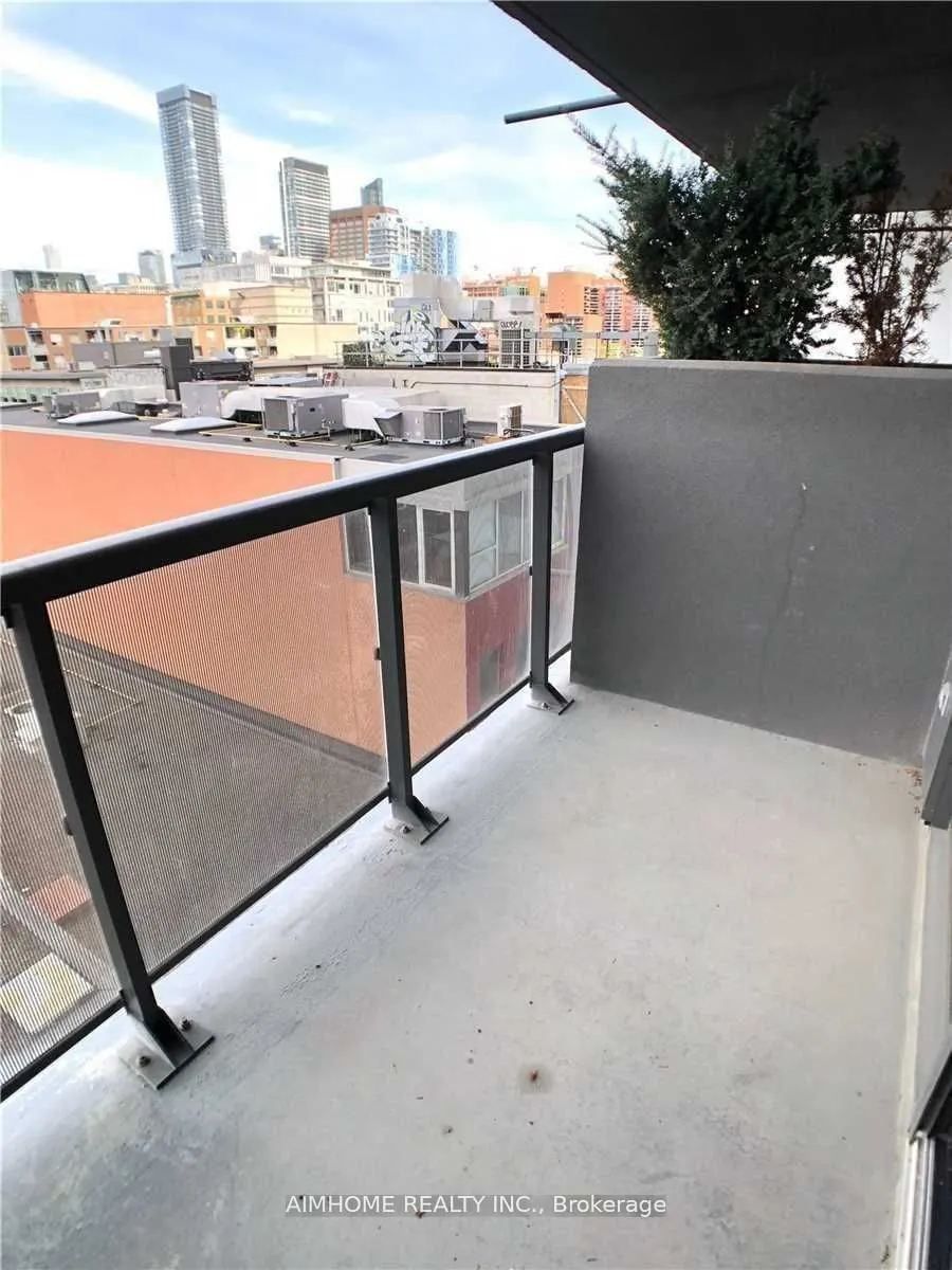 318 Richmond Street W, #503