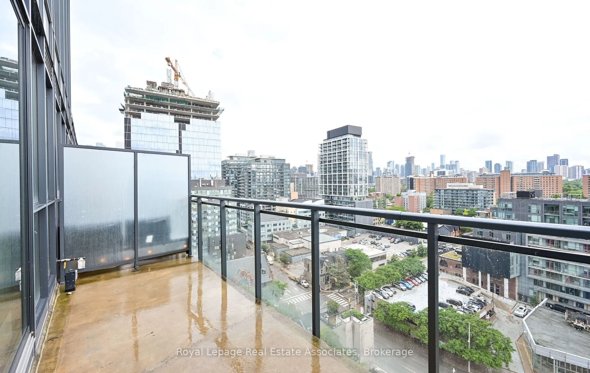 318 King Street E, #1401