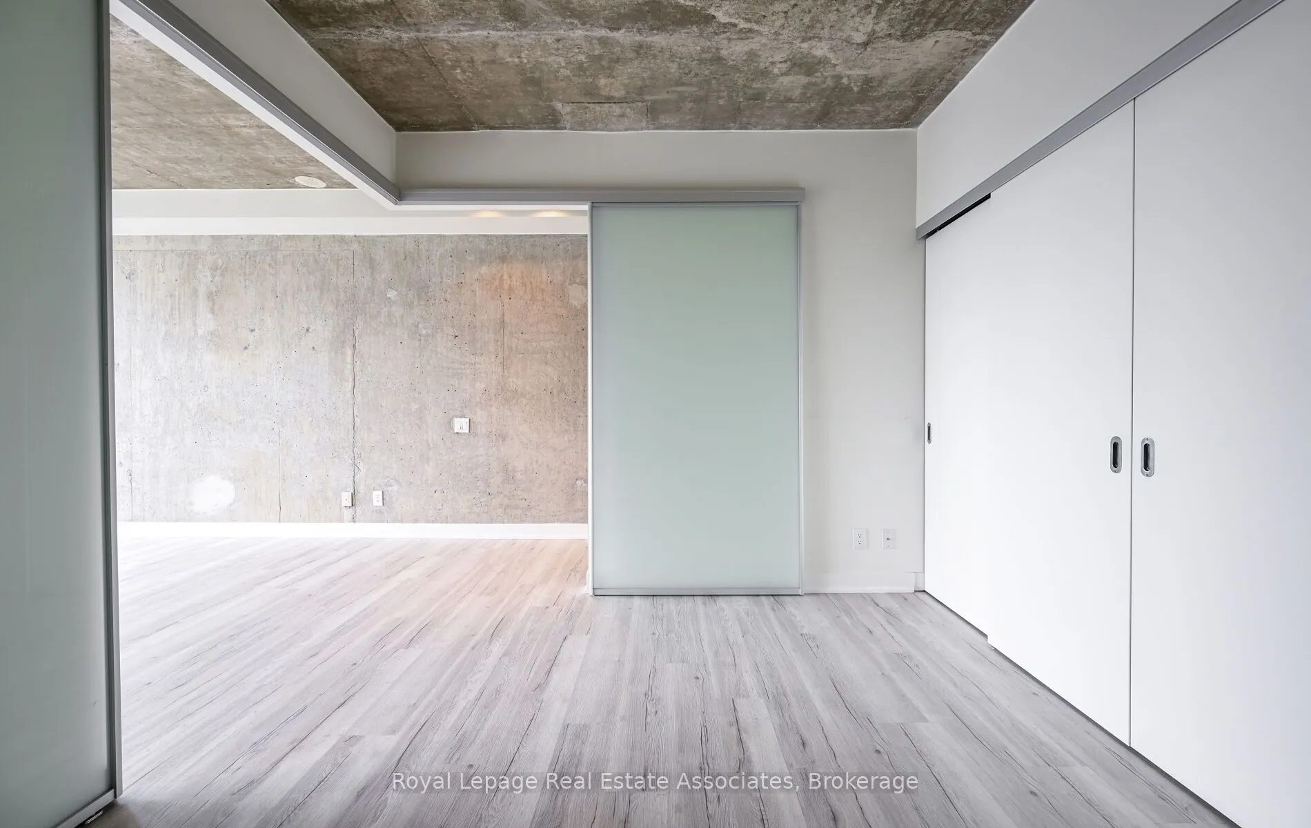 318 King Street E, #1401