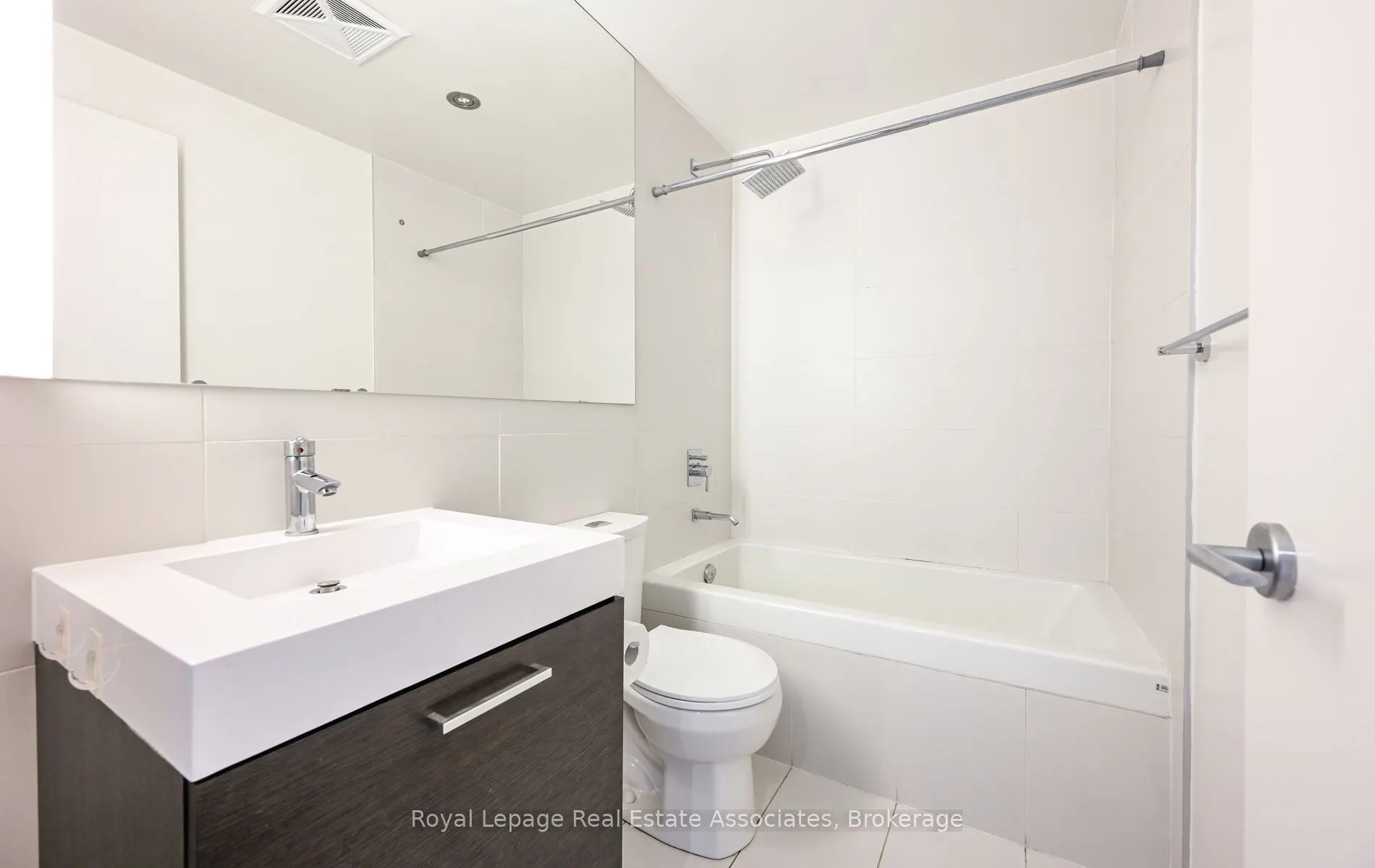 318 King Street E, #1401