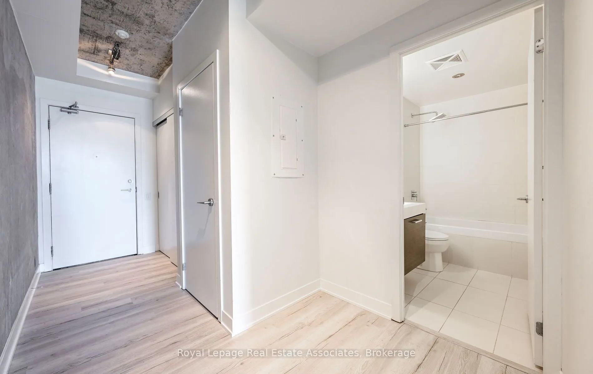 318 King Street E, #1401