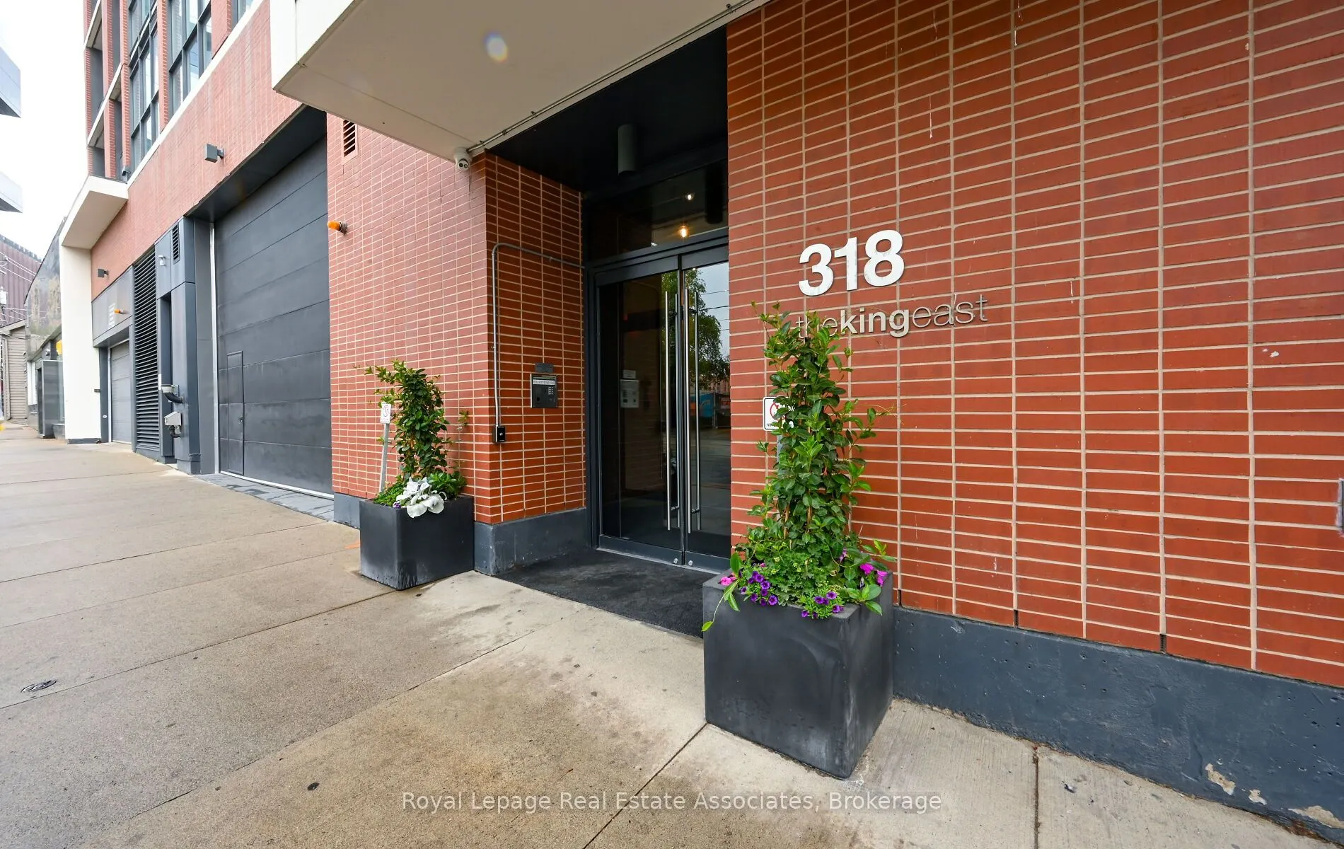 318 King Street E, #1401
