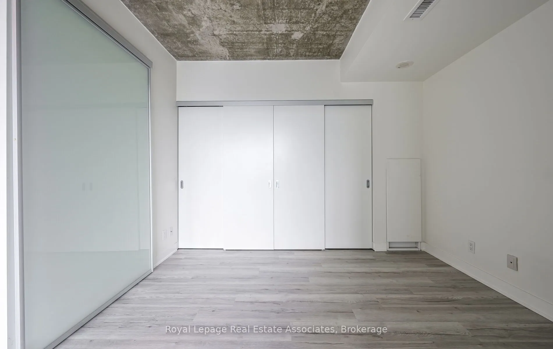 318 King Street E, #1401