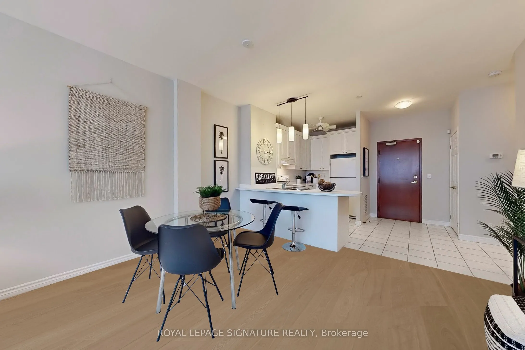 980 Yonge Street, #209