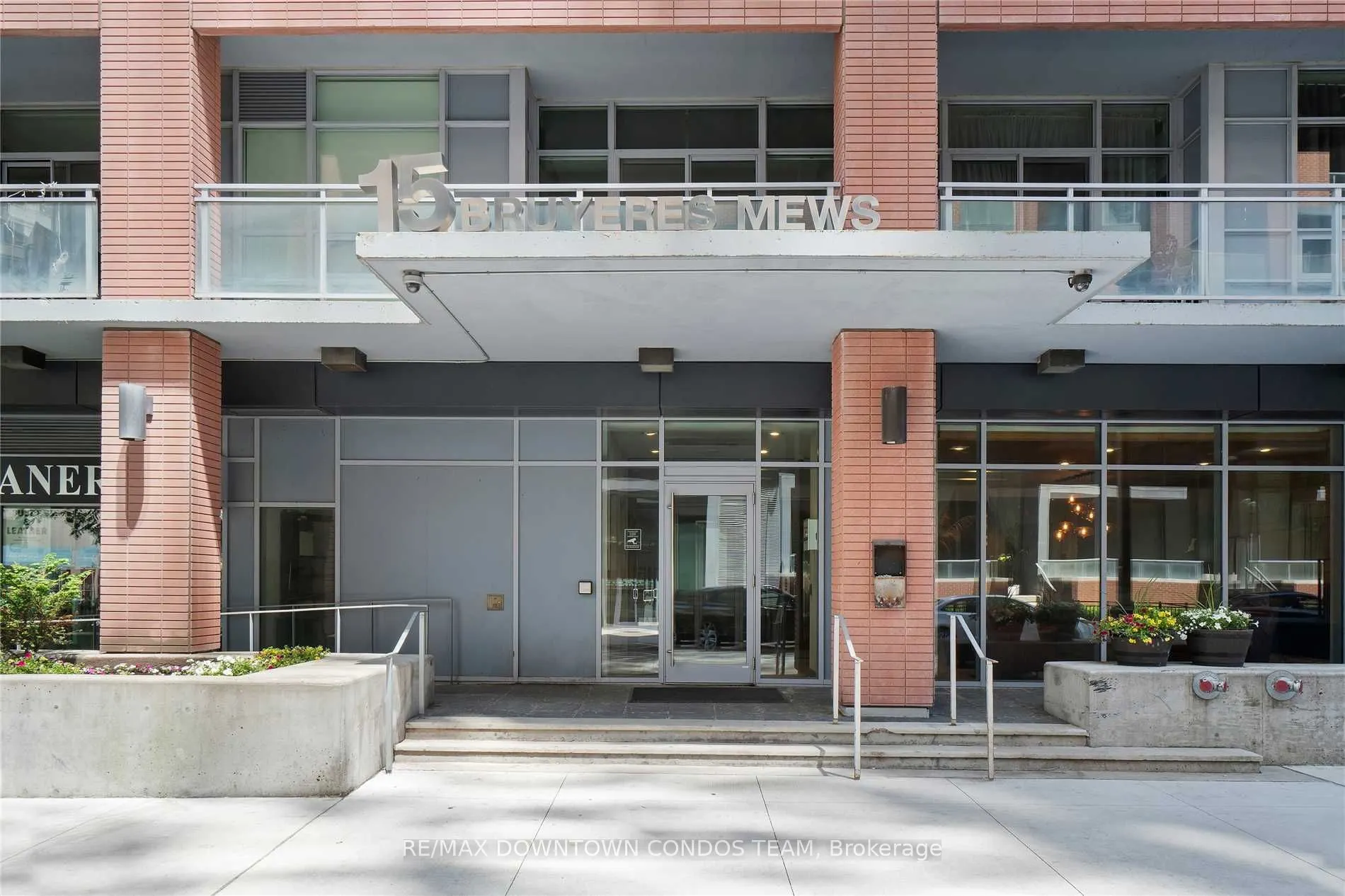 15 Bruyeres Mews, #1311