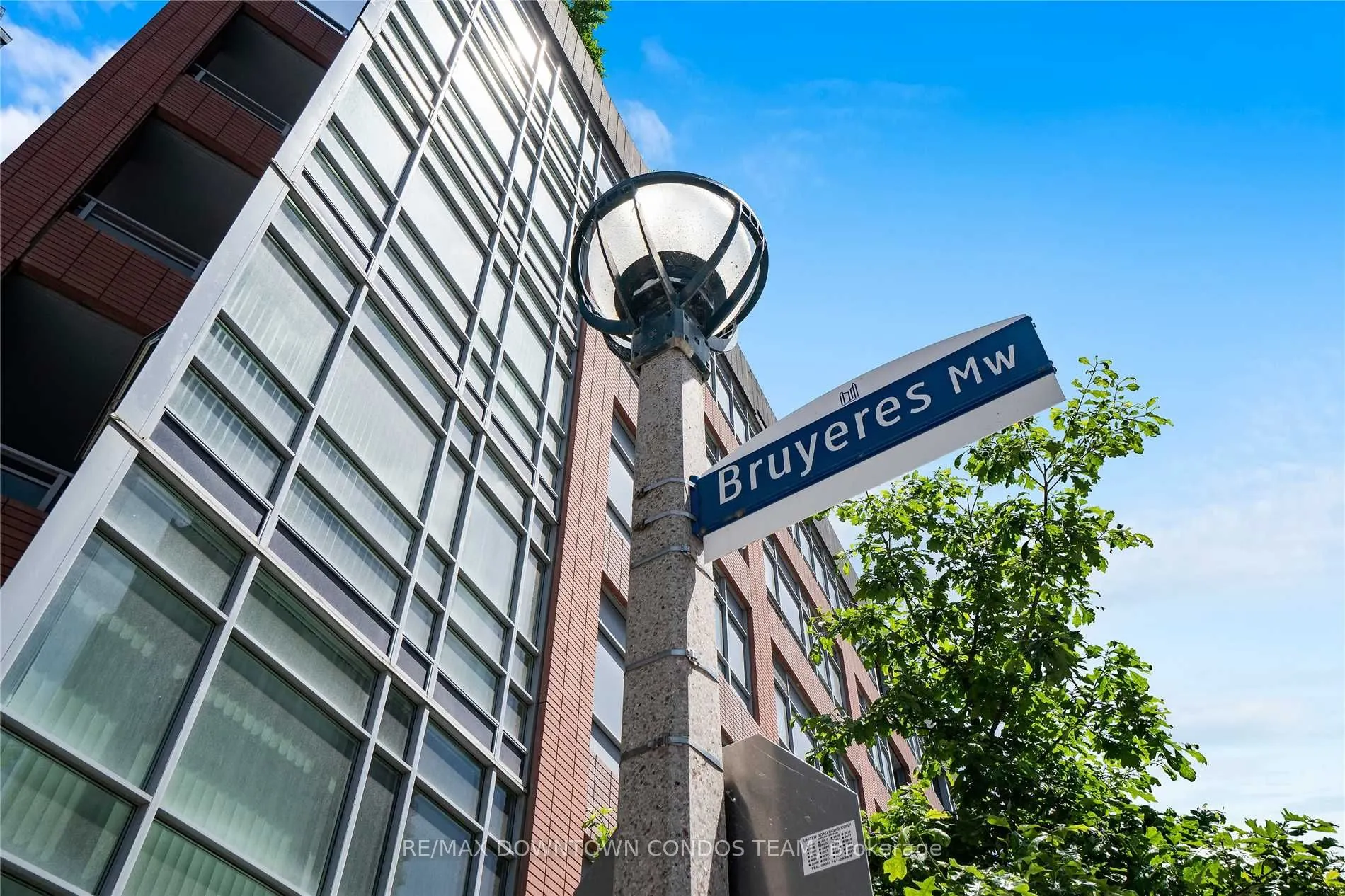 15 Bruyeres Mews, #1311