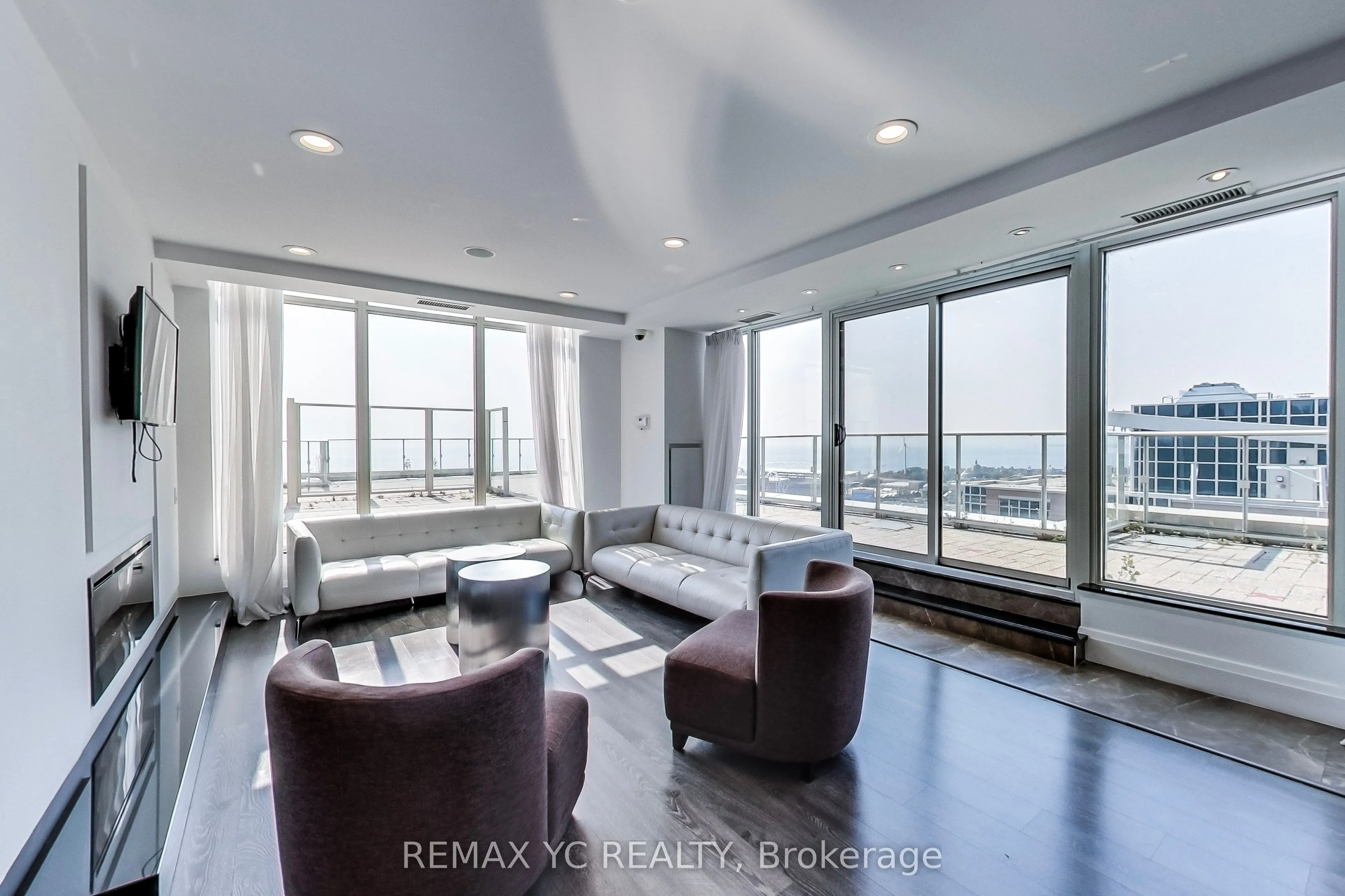 75 East Liberty Street, #2208