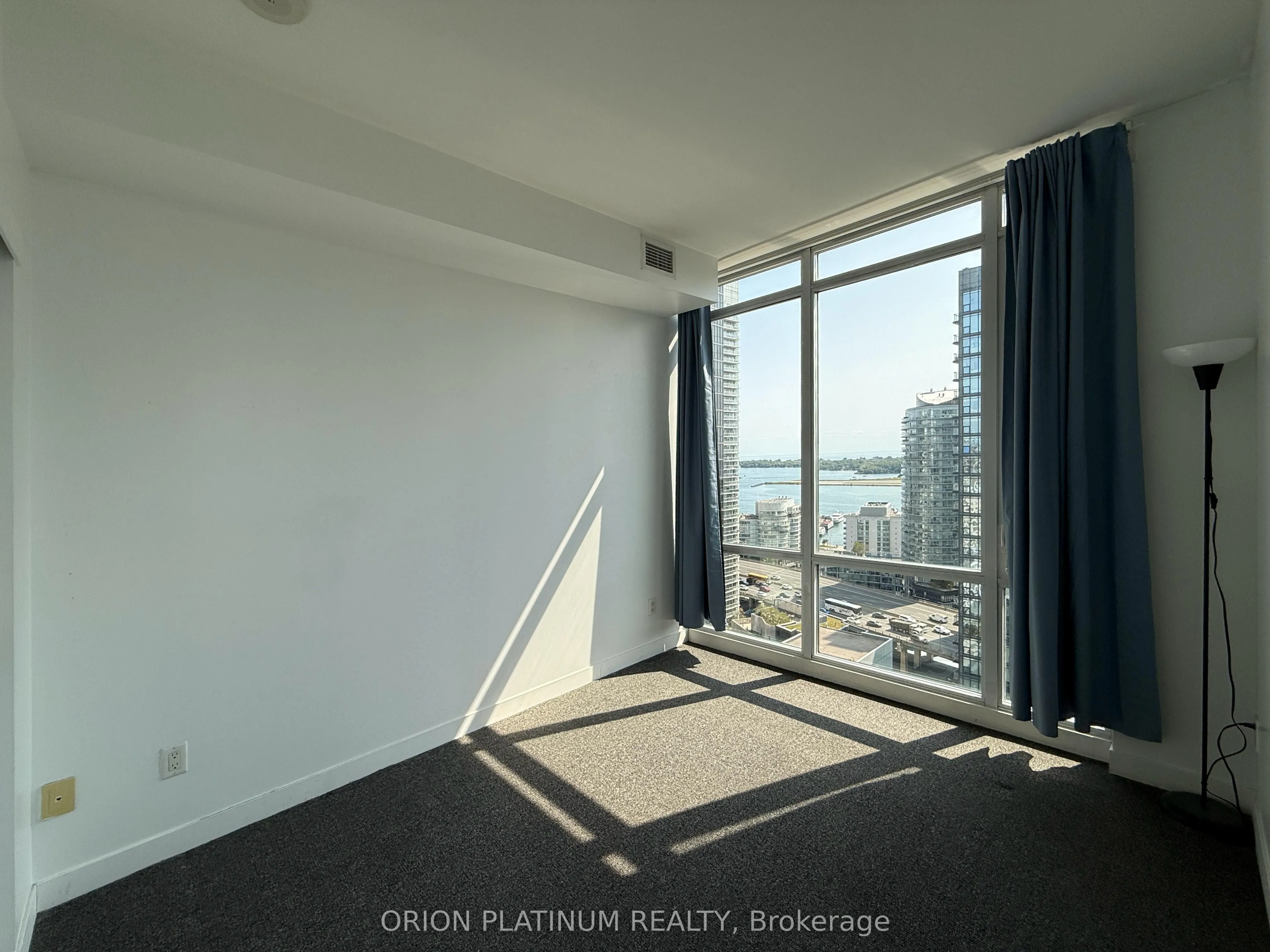 170 Fort York Boulevard, #2111