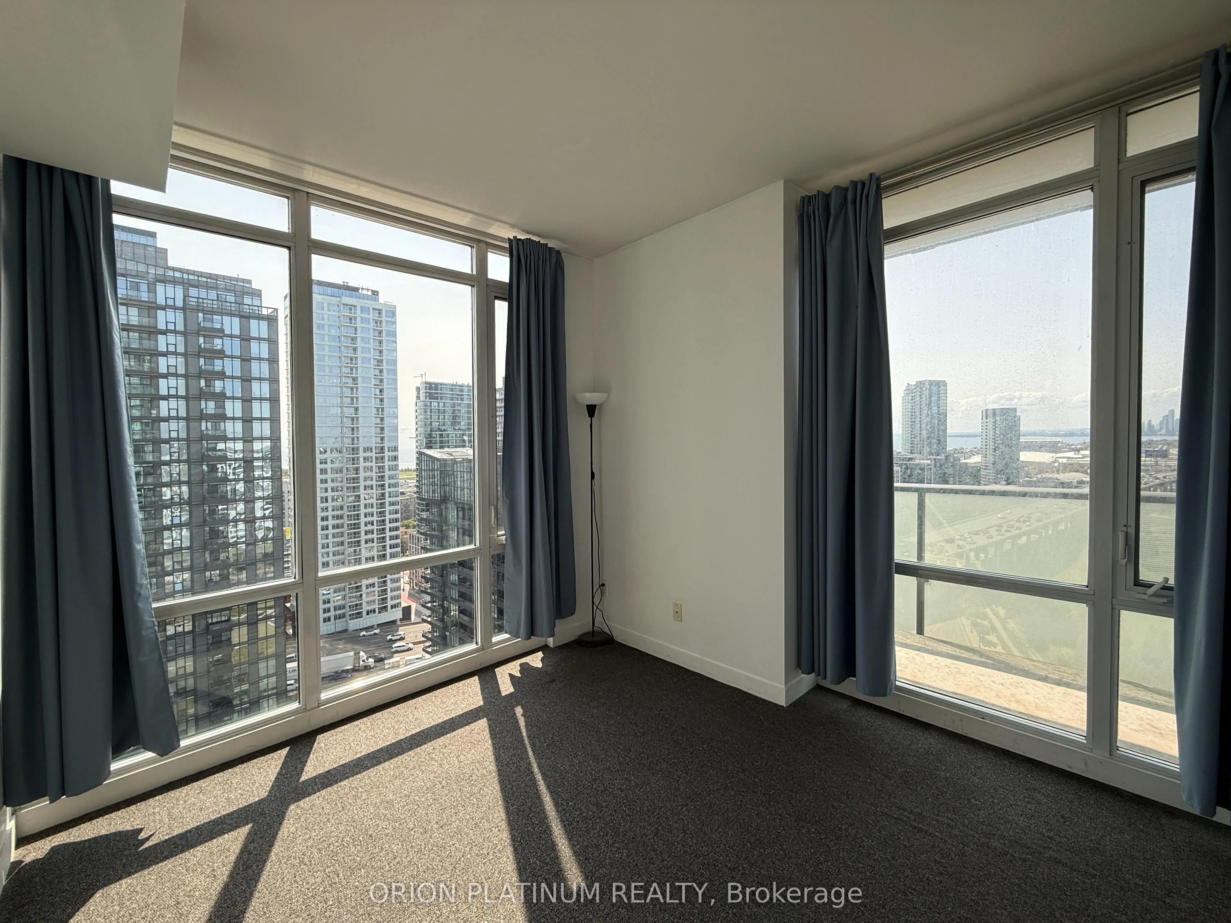 170 Fort York Boulevard, #2111