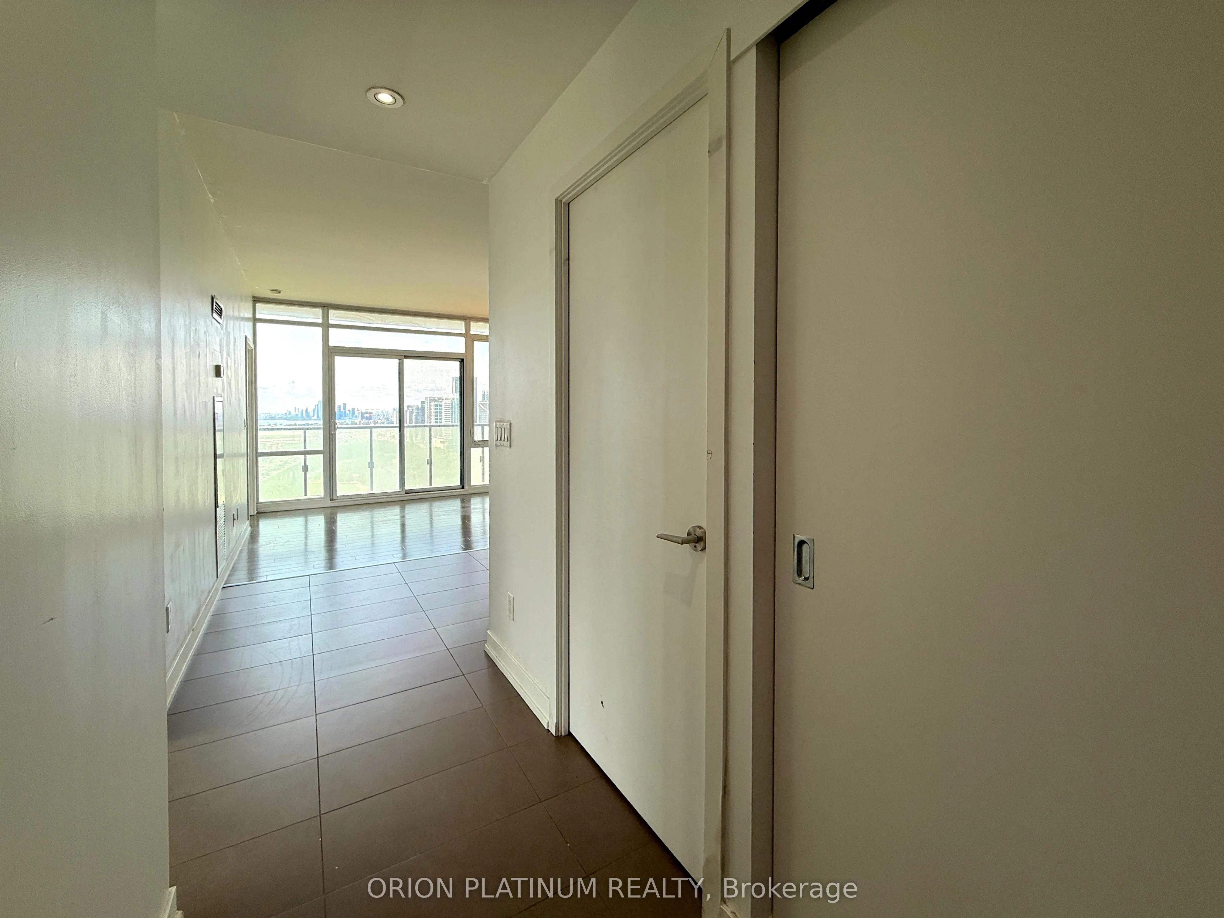 170 Fort York Boulevard, #2111