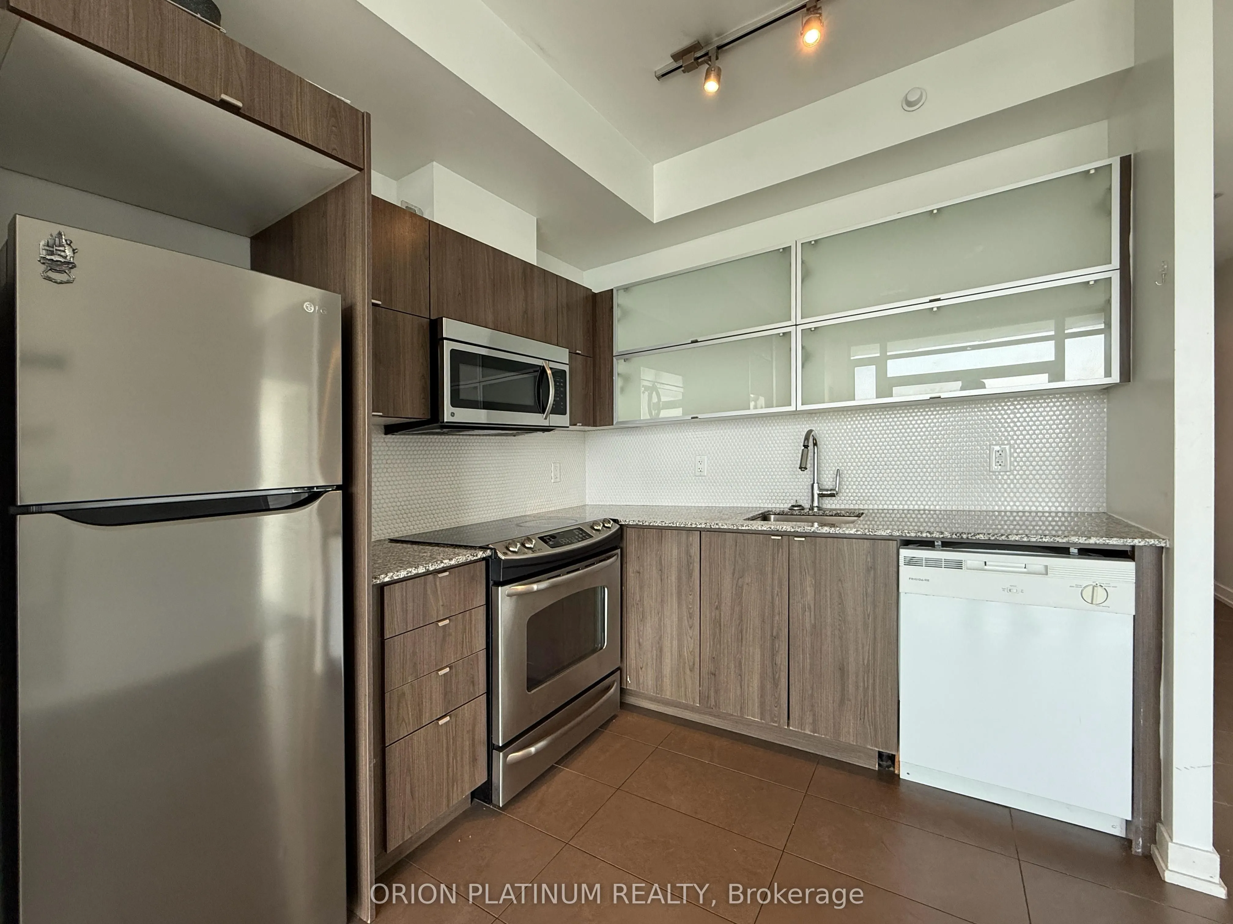 170 Fort York Boulevard, #2111