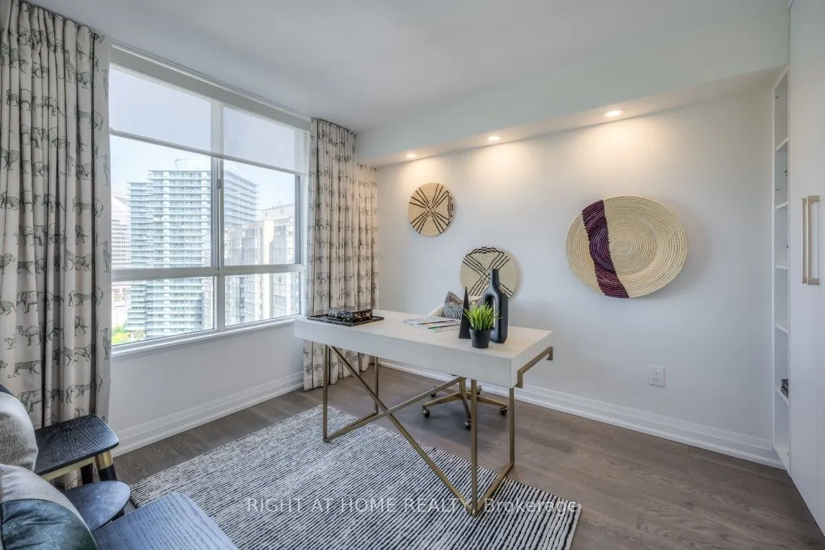 5444 Yonge Street, #1810